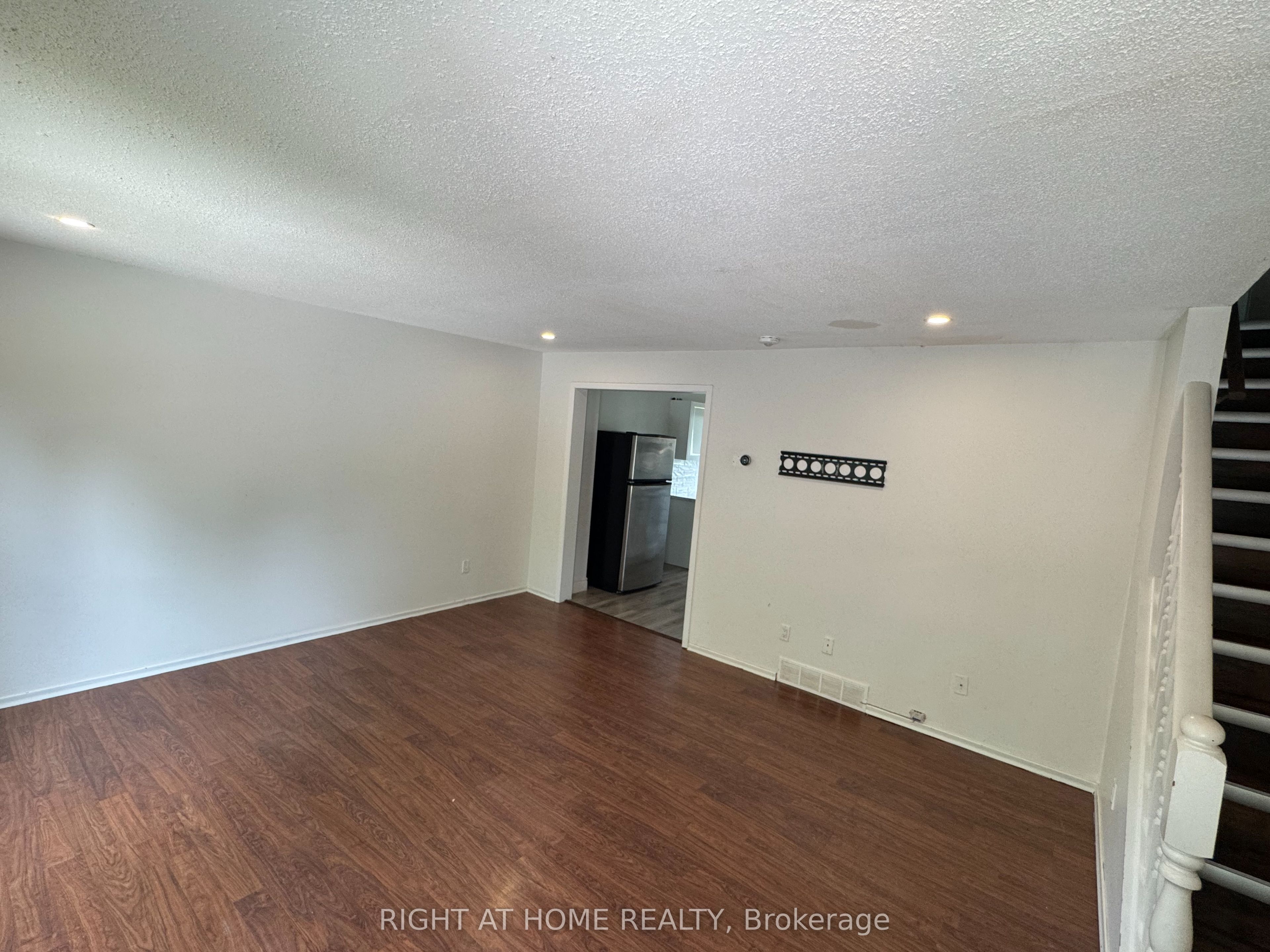 168 Golfdale Crescent Property Photo 2