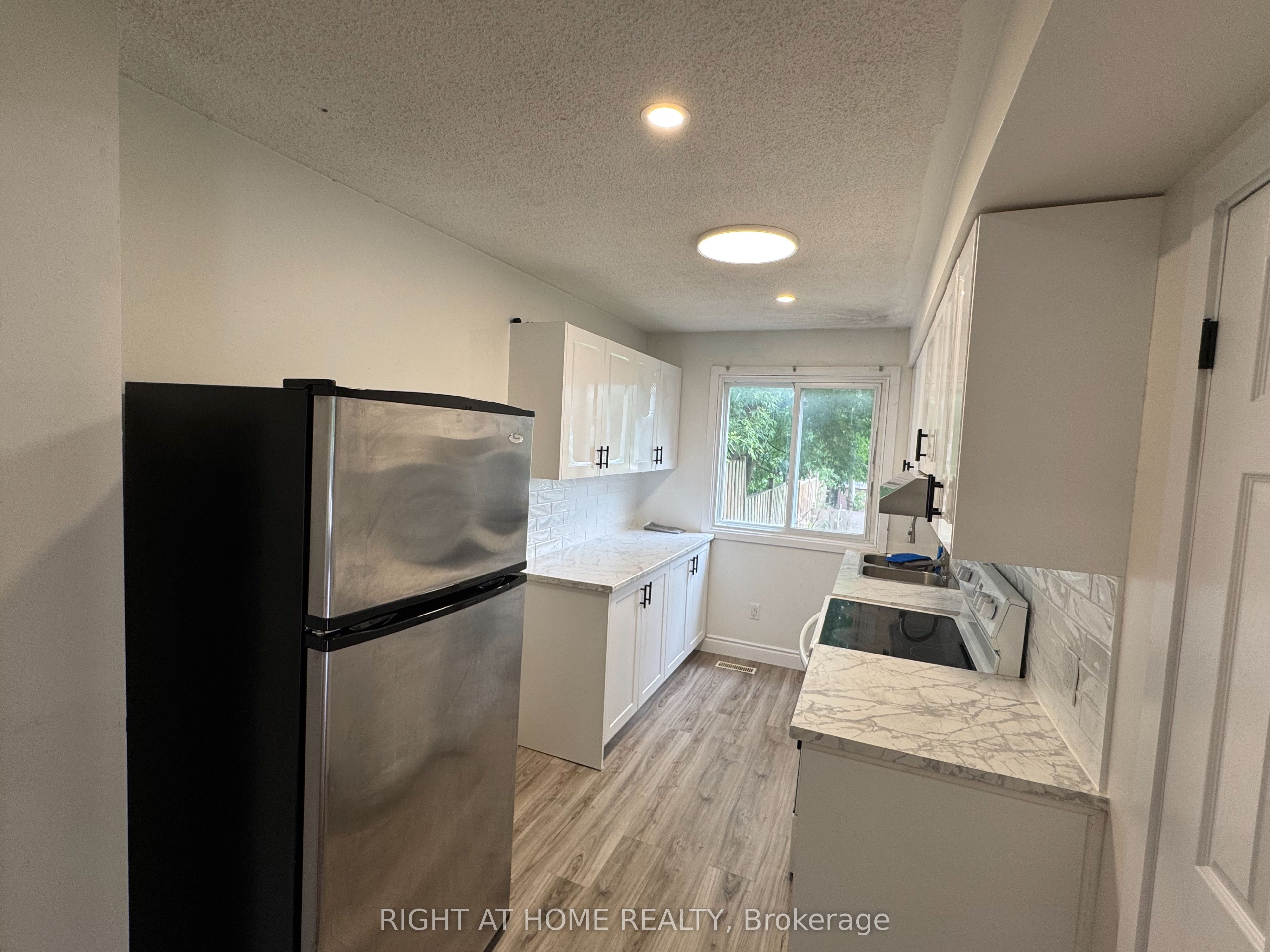 168 Golfdale Crescent Property Photo 8