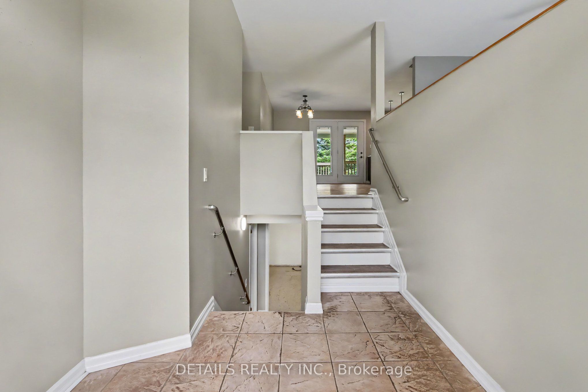 559 Main Street Property Photo 5