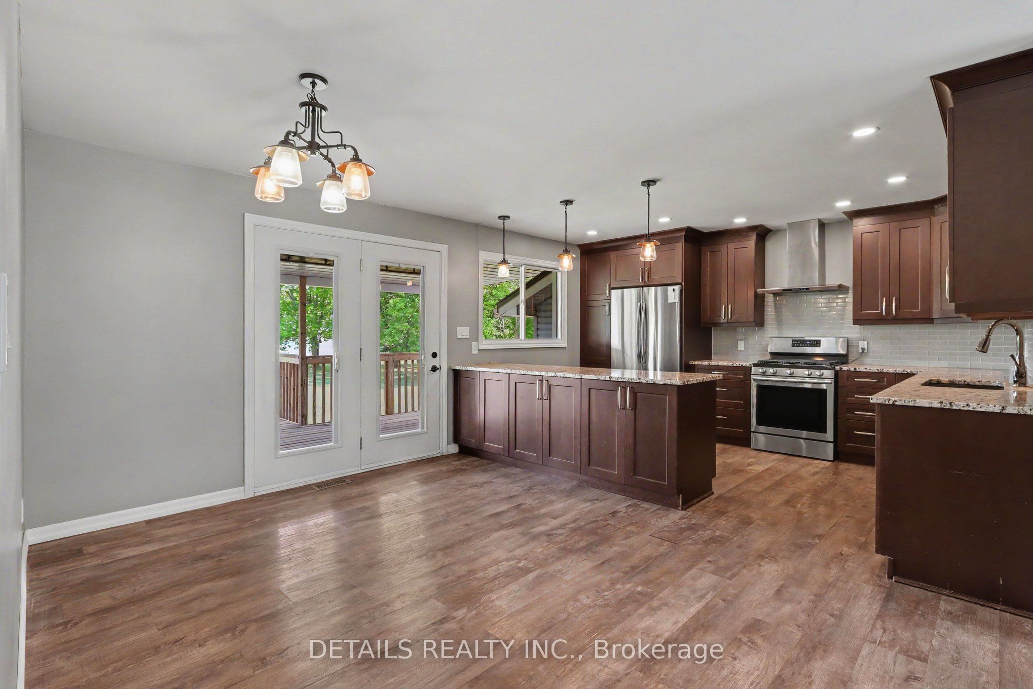 559 Main Street Property Photo 6