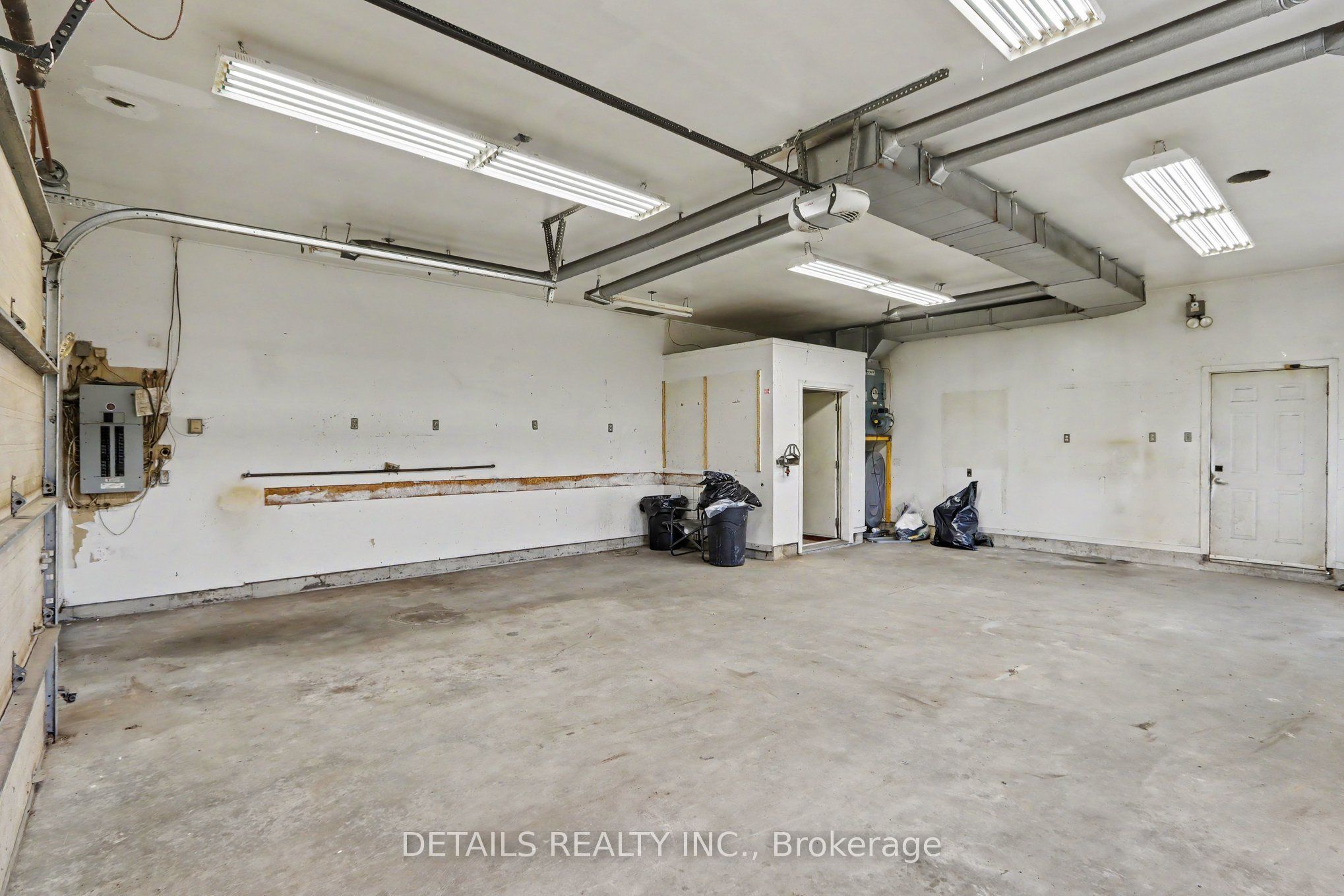 559 Main Street Property Photo 28