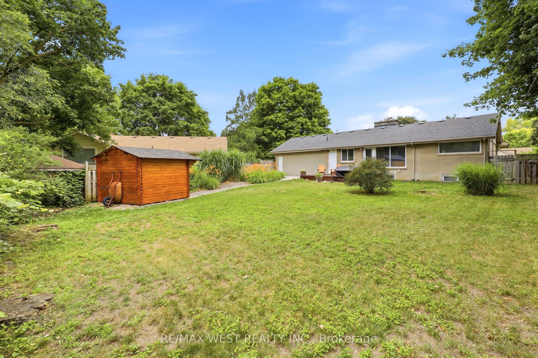 274 Tamblyn Drive Property Photo 11