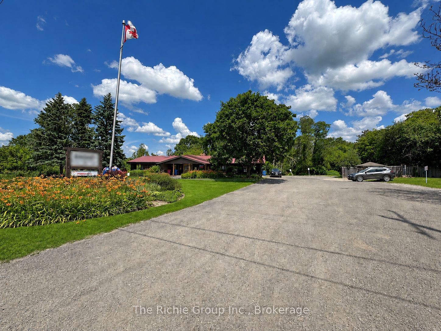 933009 Airport Road Property Photo 2