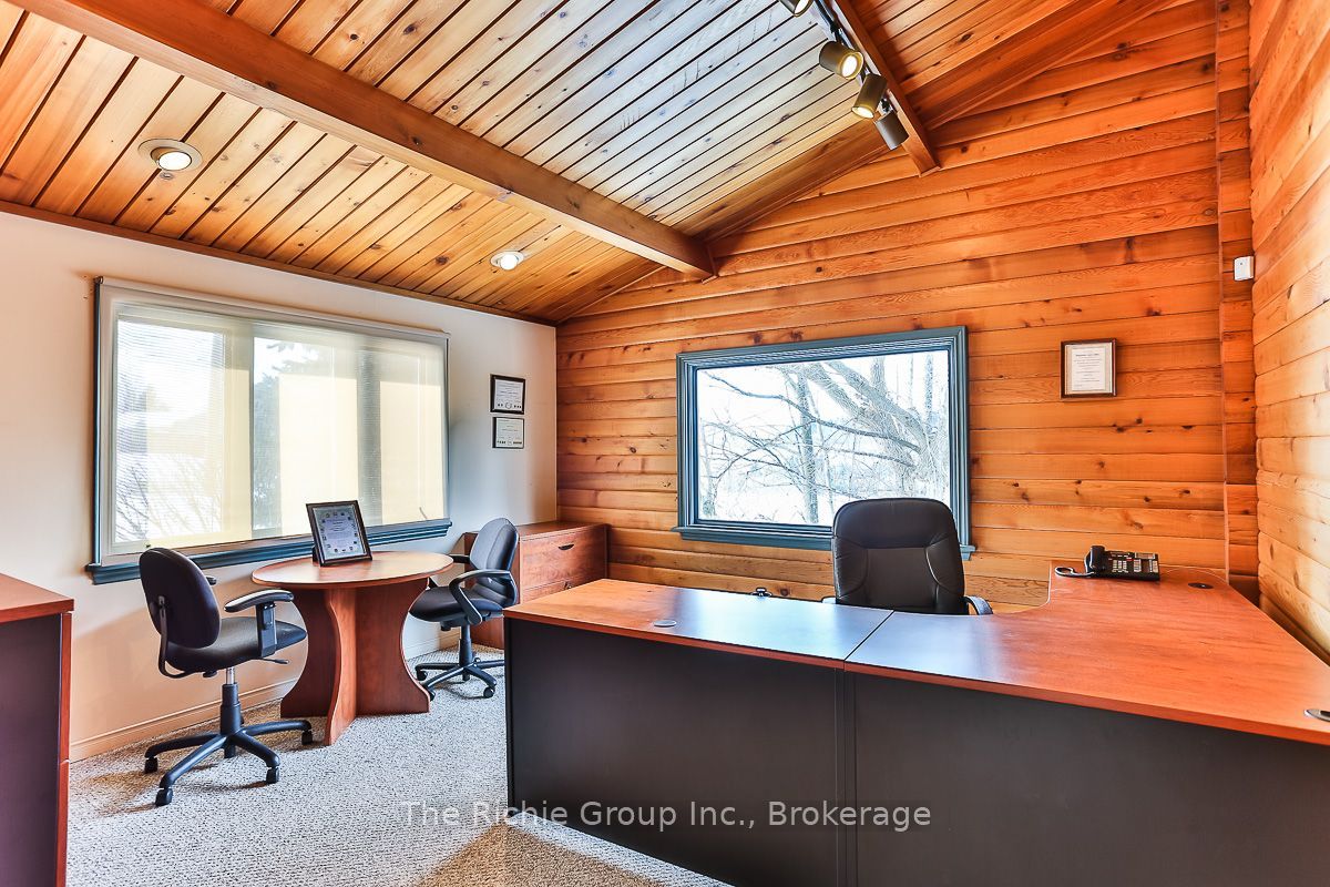 933009 Airport Road Property Photo 14