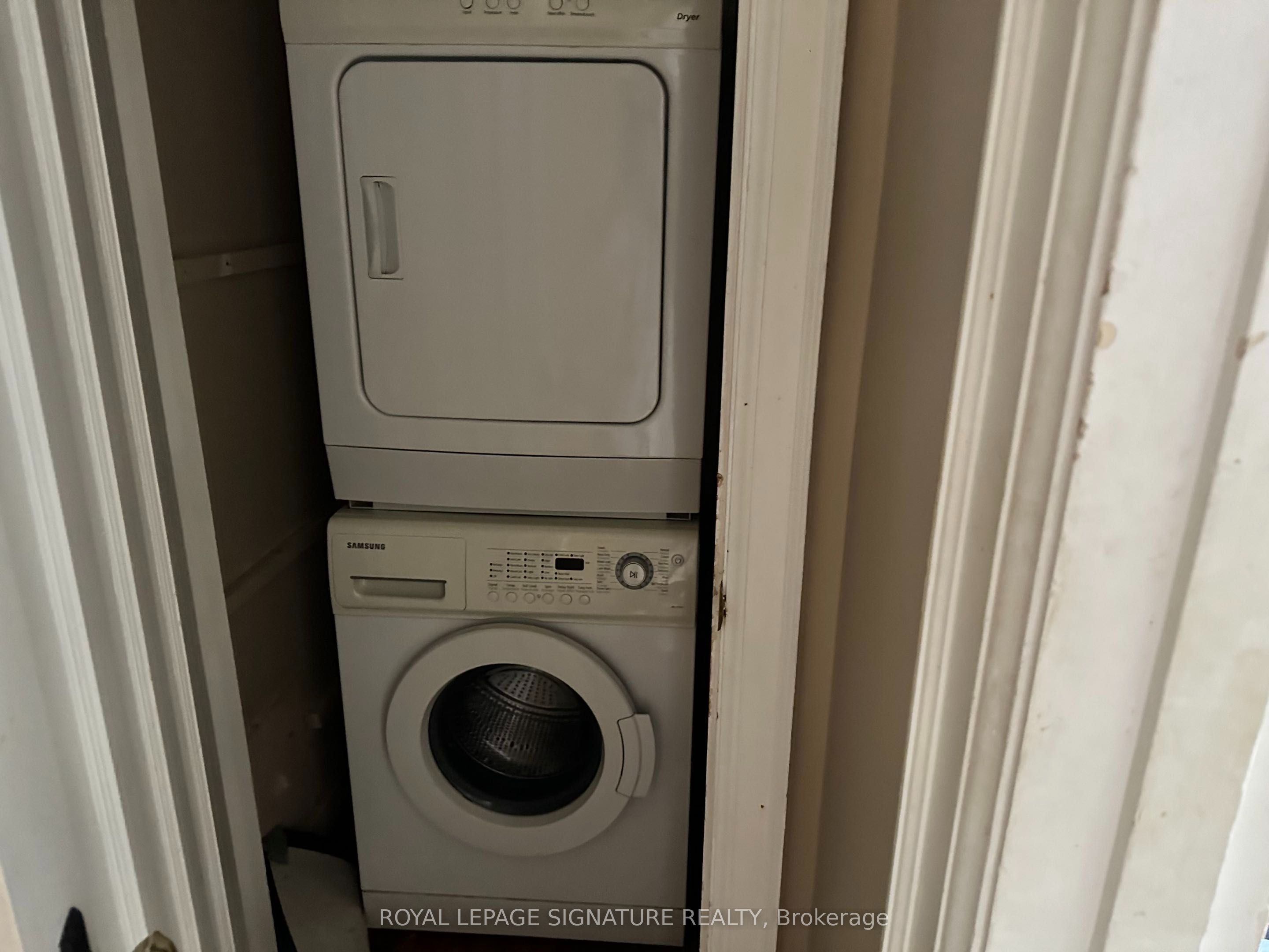 1062 Main Street W Property Photo 6