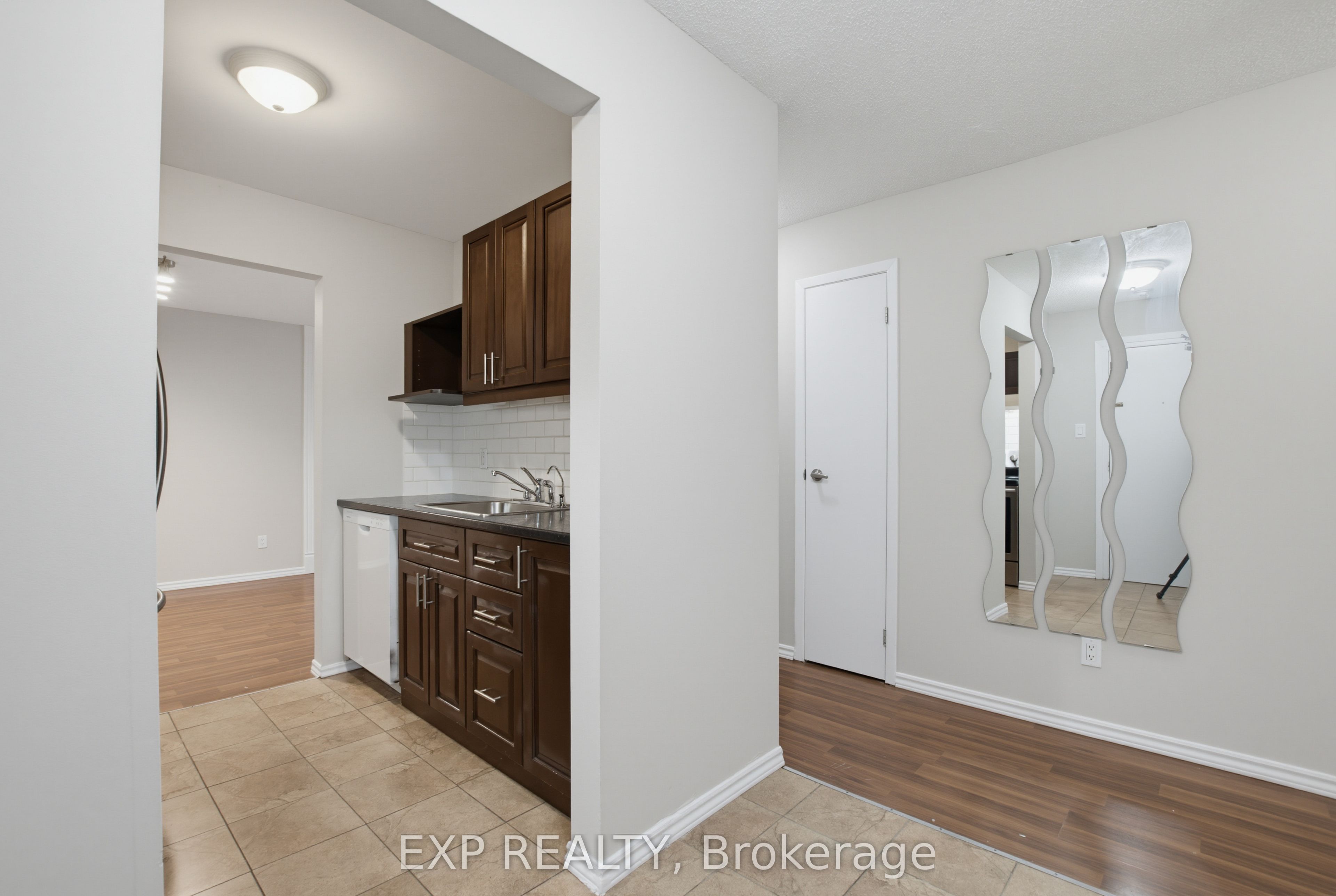 144 Conway Drive 106 Property Photo 3