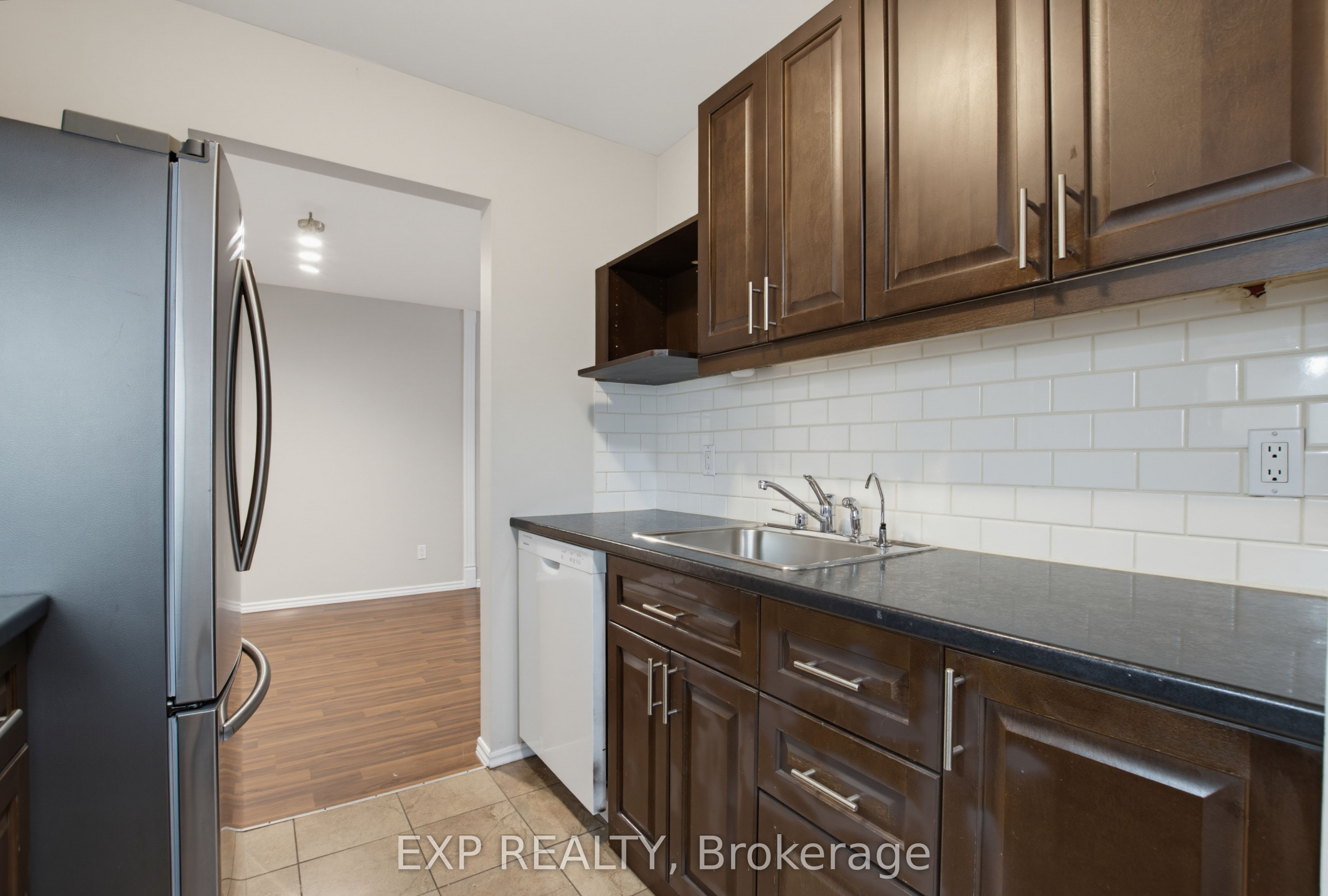 144 Conway Drive 106 Property Photo 4