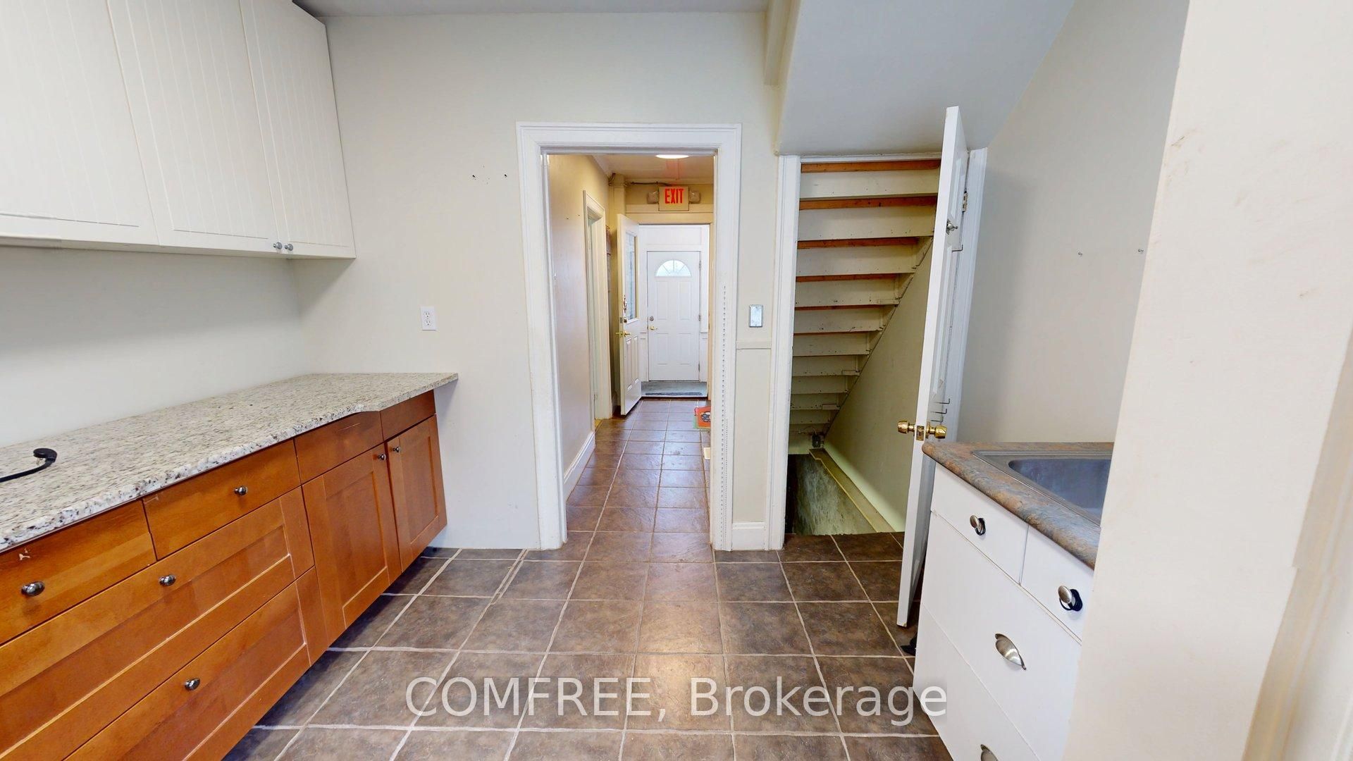 1405 King Street E Property Photo 5