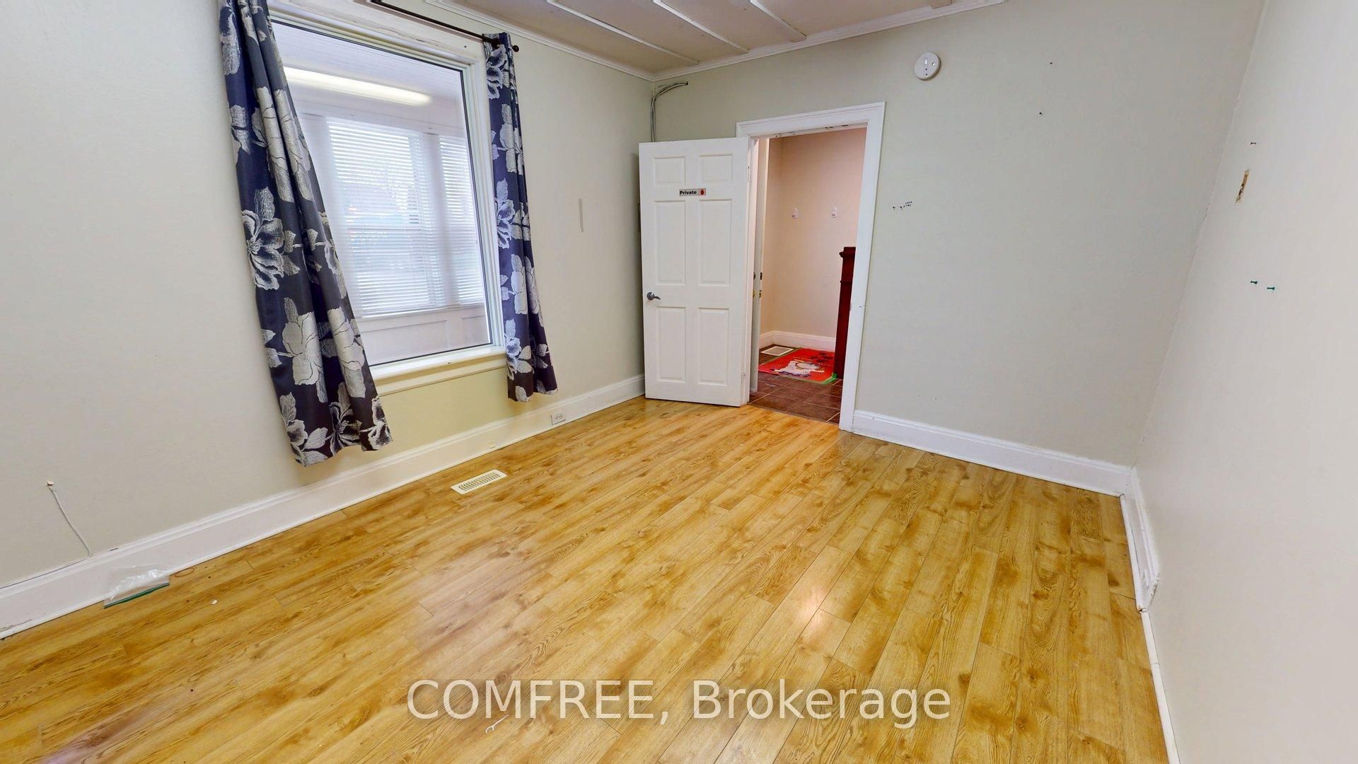 1405 King Street E Property Photo 10
