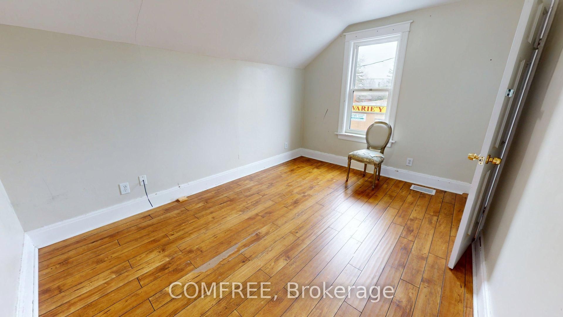 1405 King Street E Property Photo 15