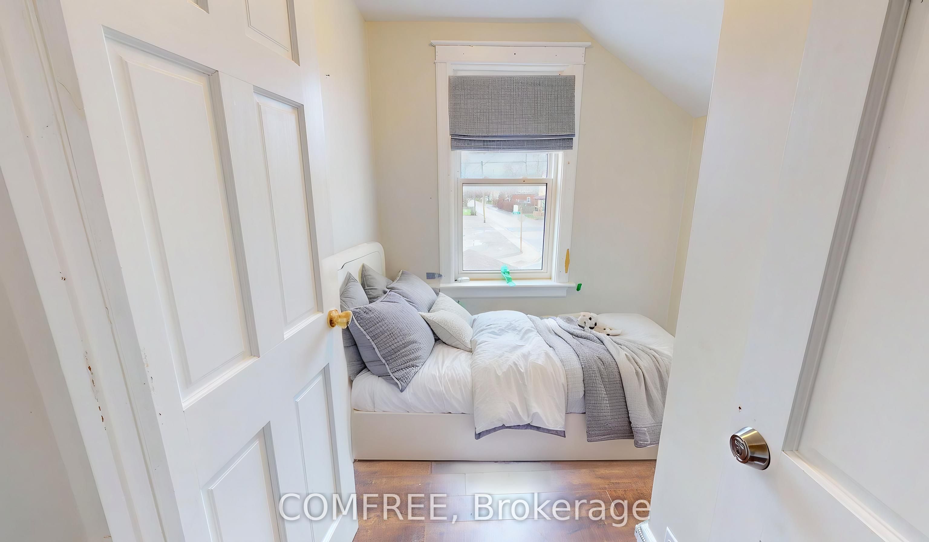 1405 King Street E Property Photo 19