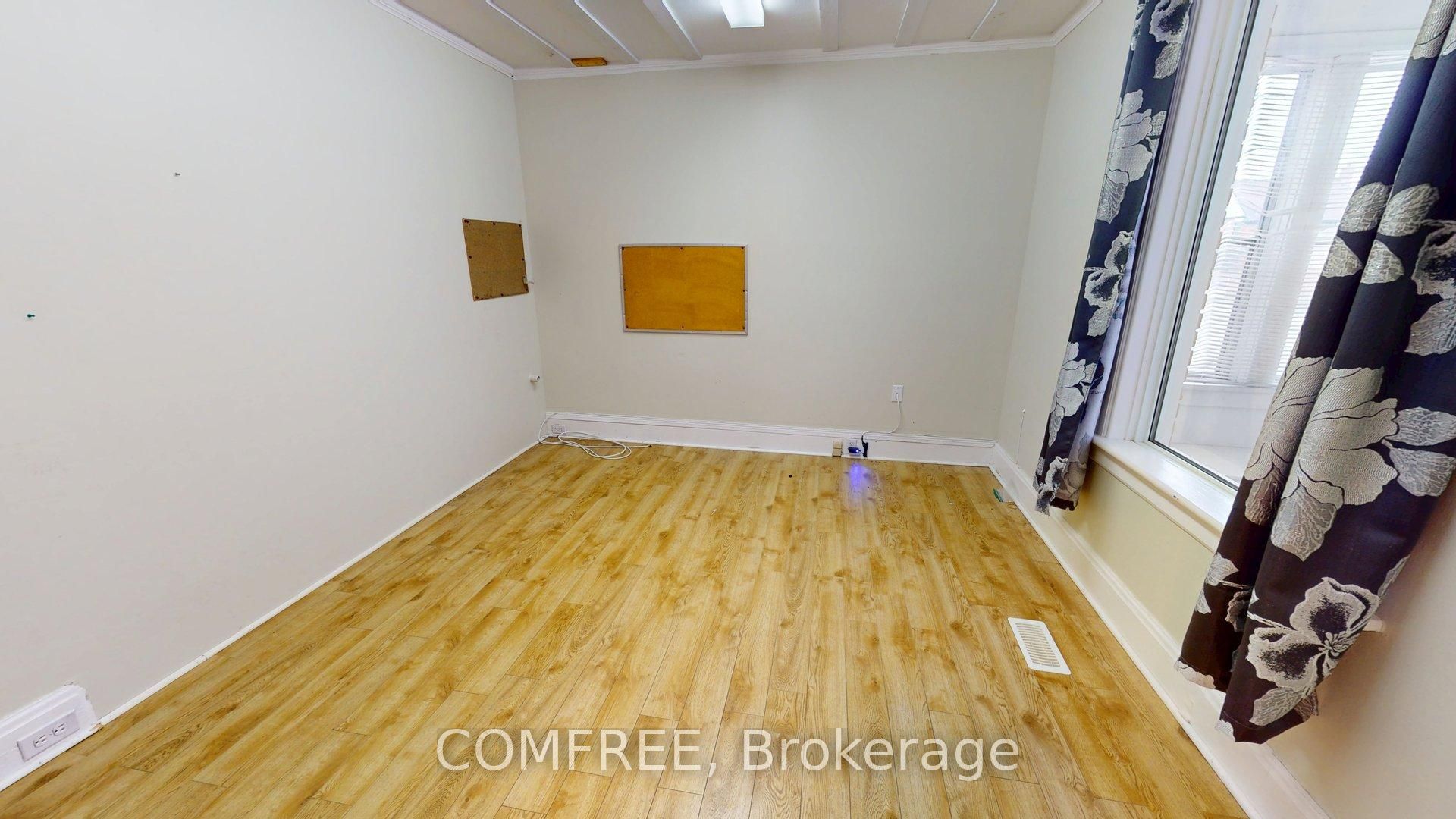 1405 King Street E Property Photo 8