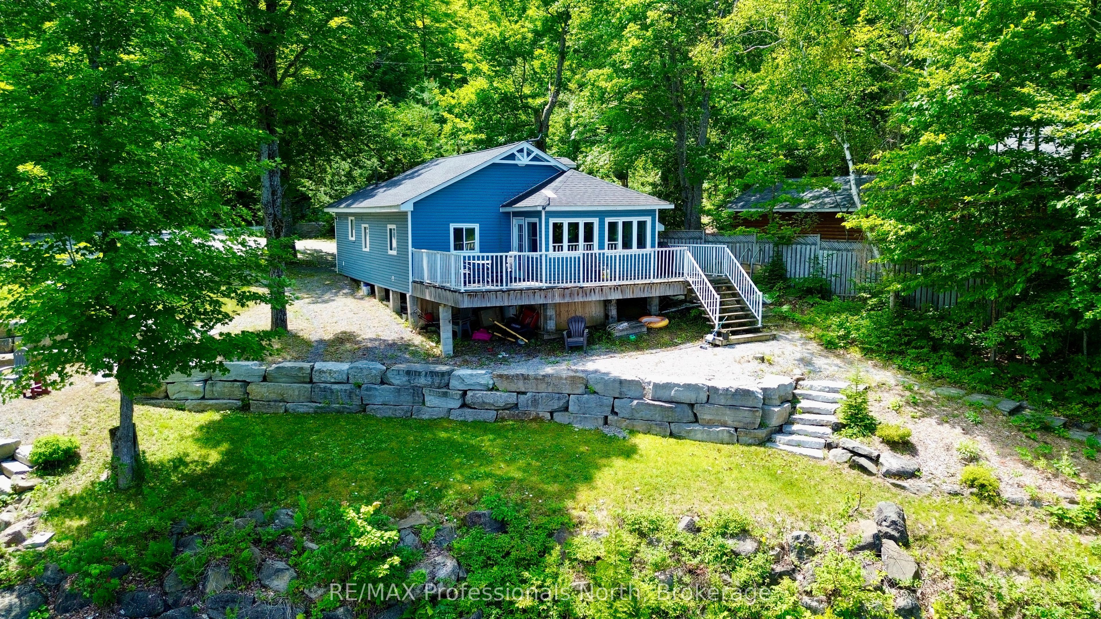 1129 Comak Crescent Property Photo 2
