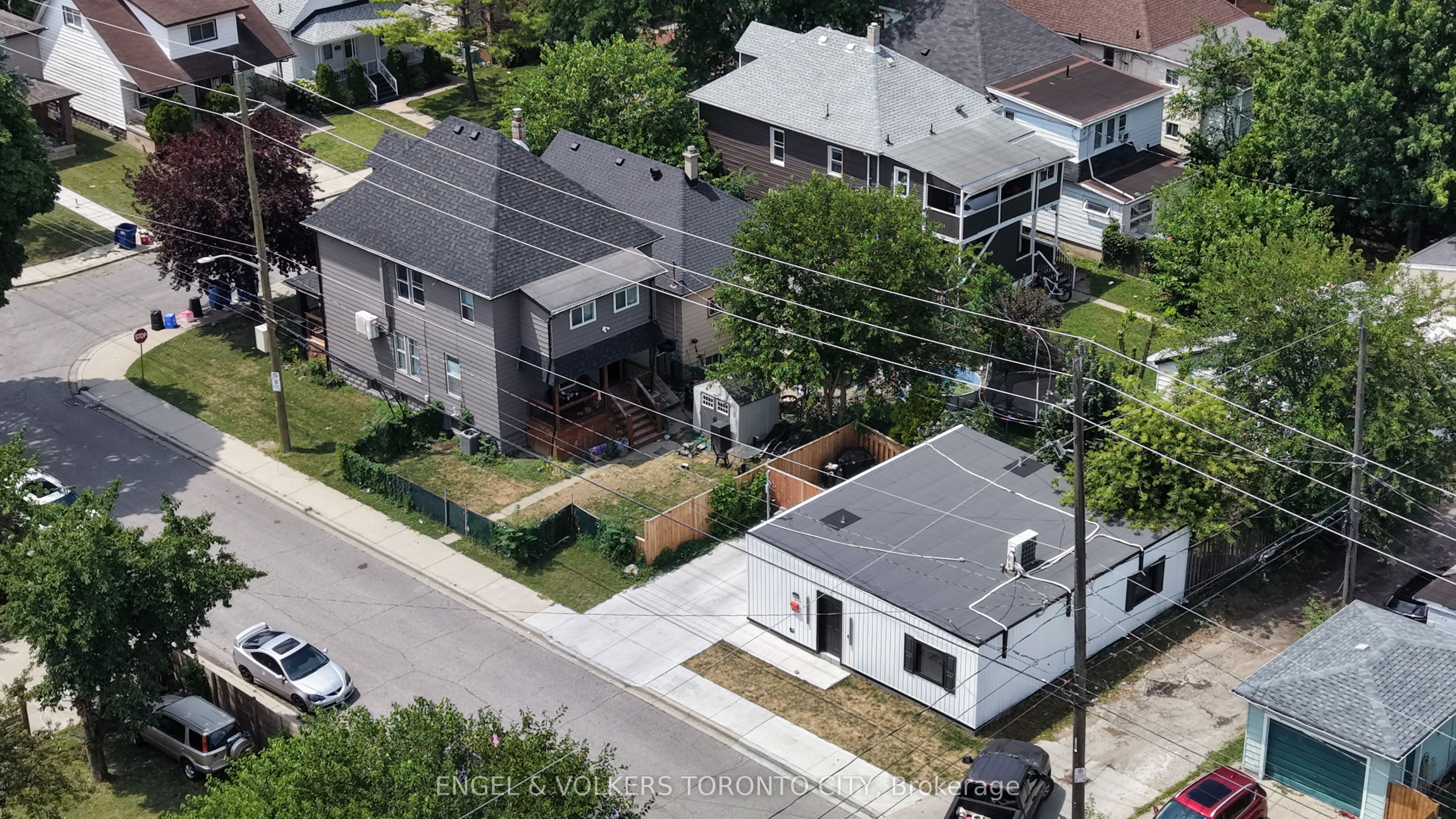 792 Pierre Avenue Property Photo 2