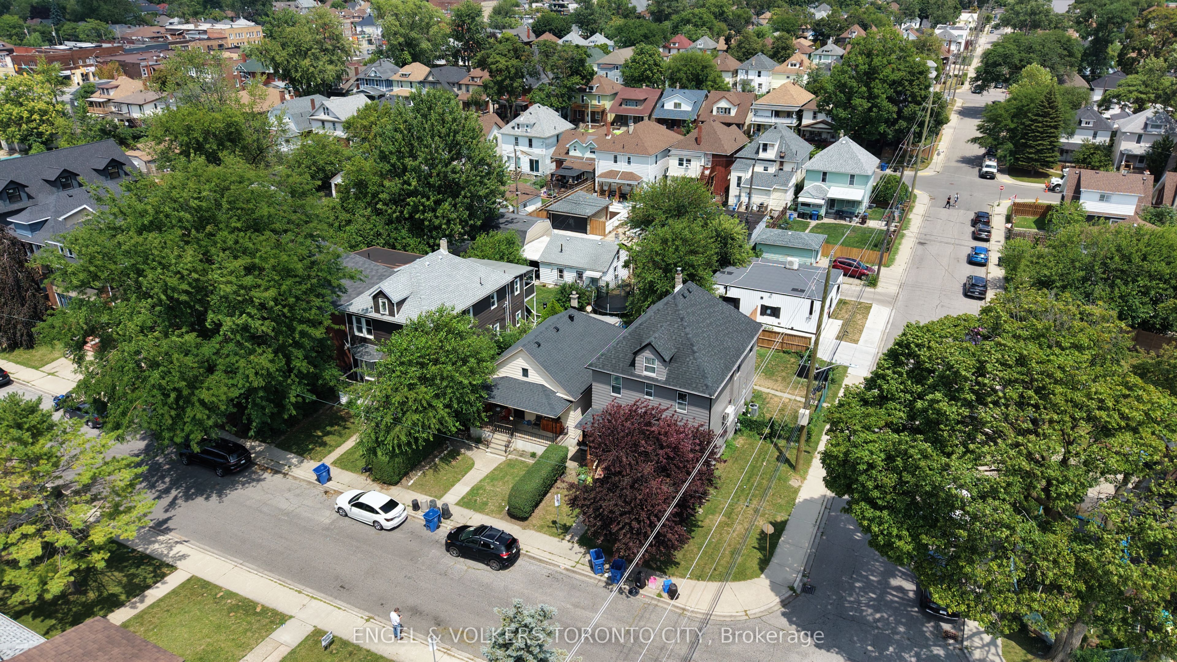 792 Pierre Avenue Property Photo 3
