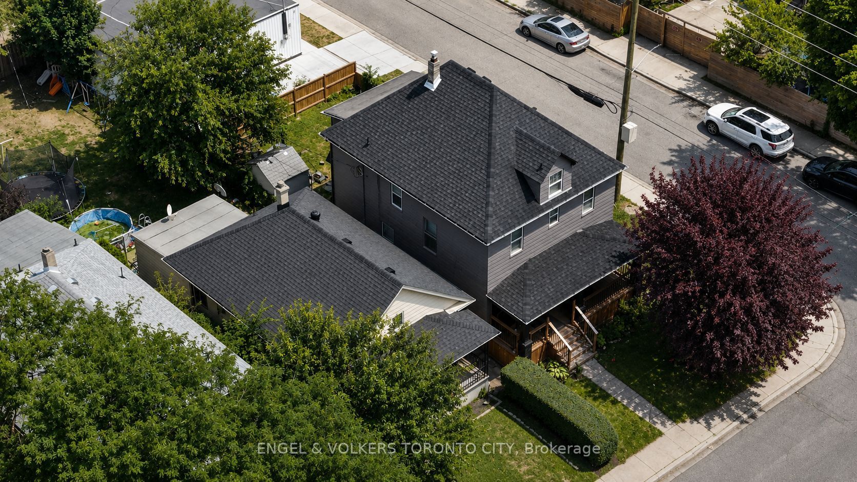 792 Pierre Avenue Property Photo 10