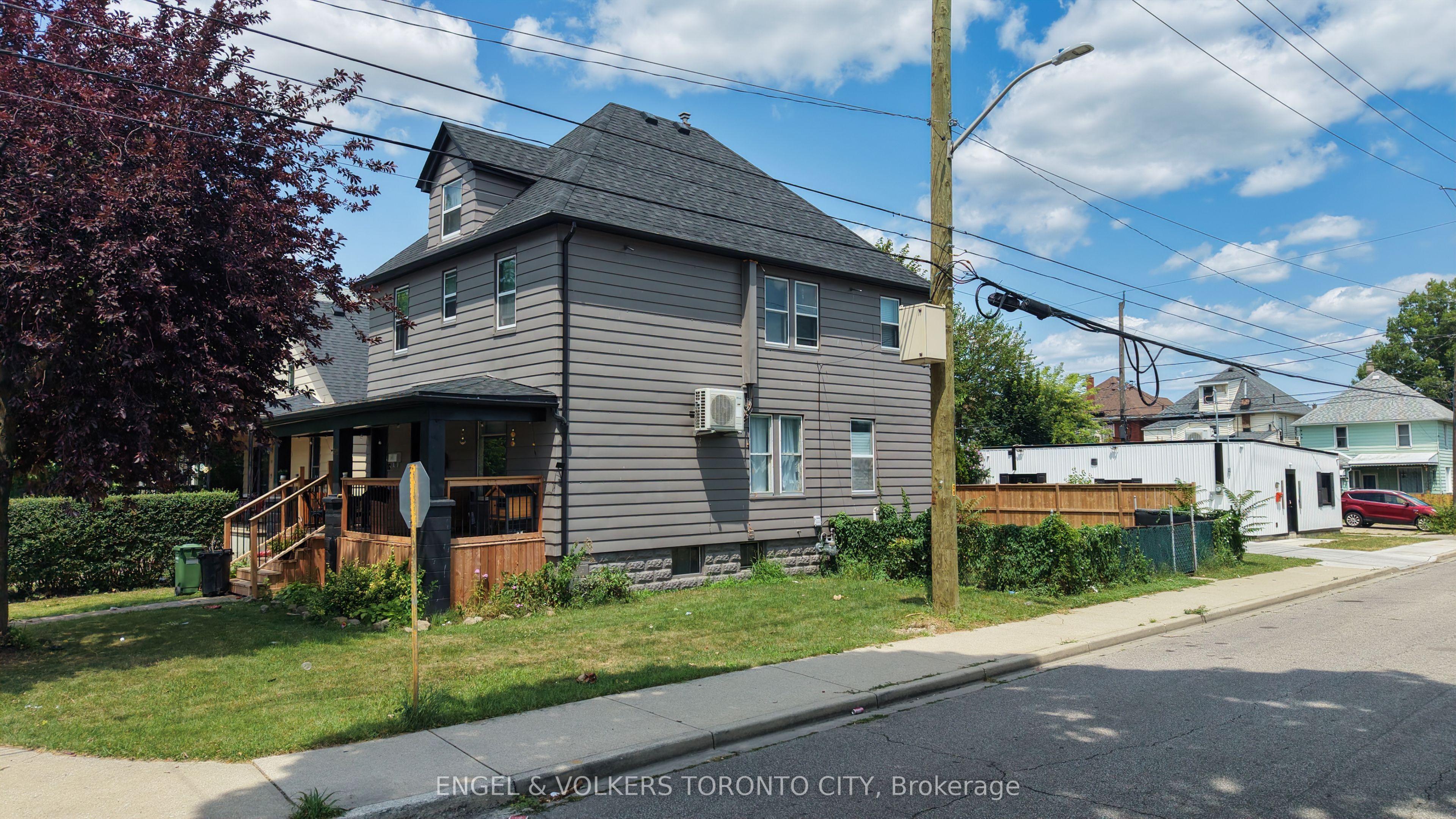 792 Pierre Avenue Property Photo 11
