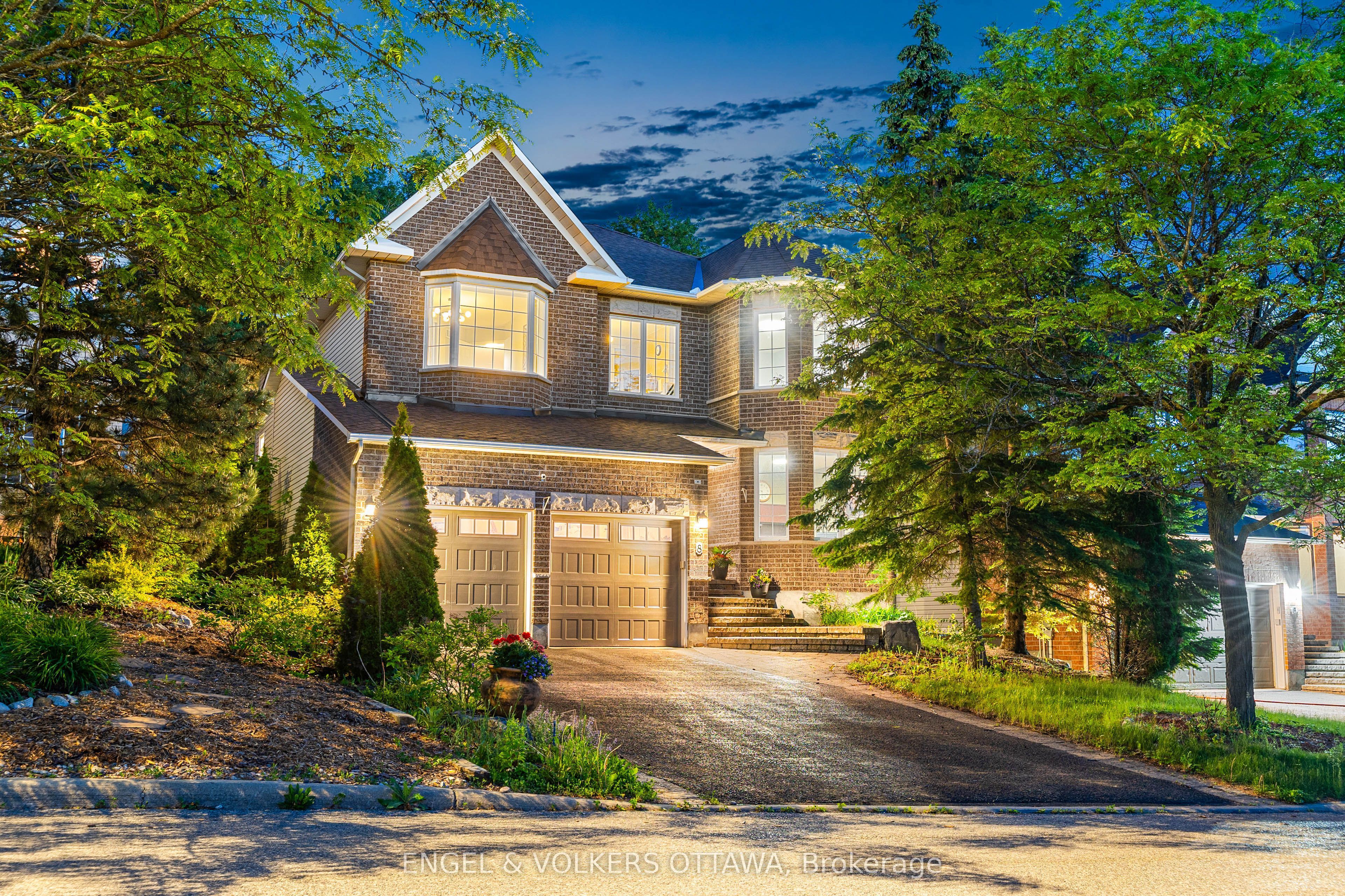 8 Glenrill Place Property Photo 1