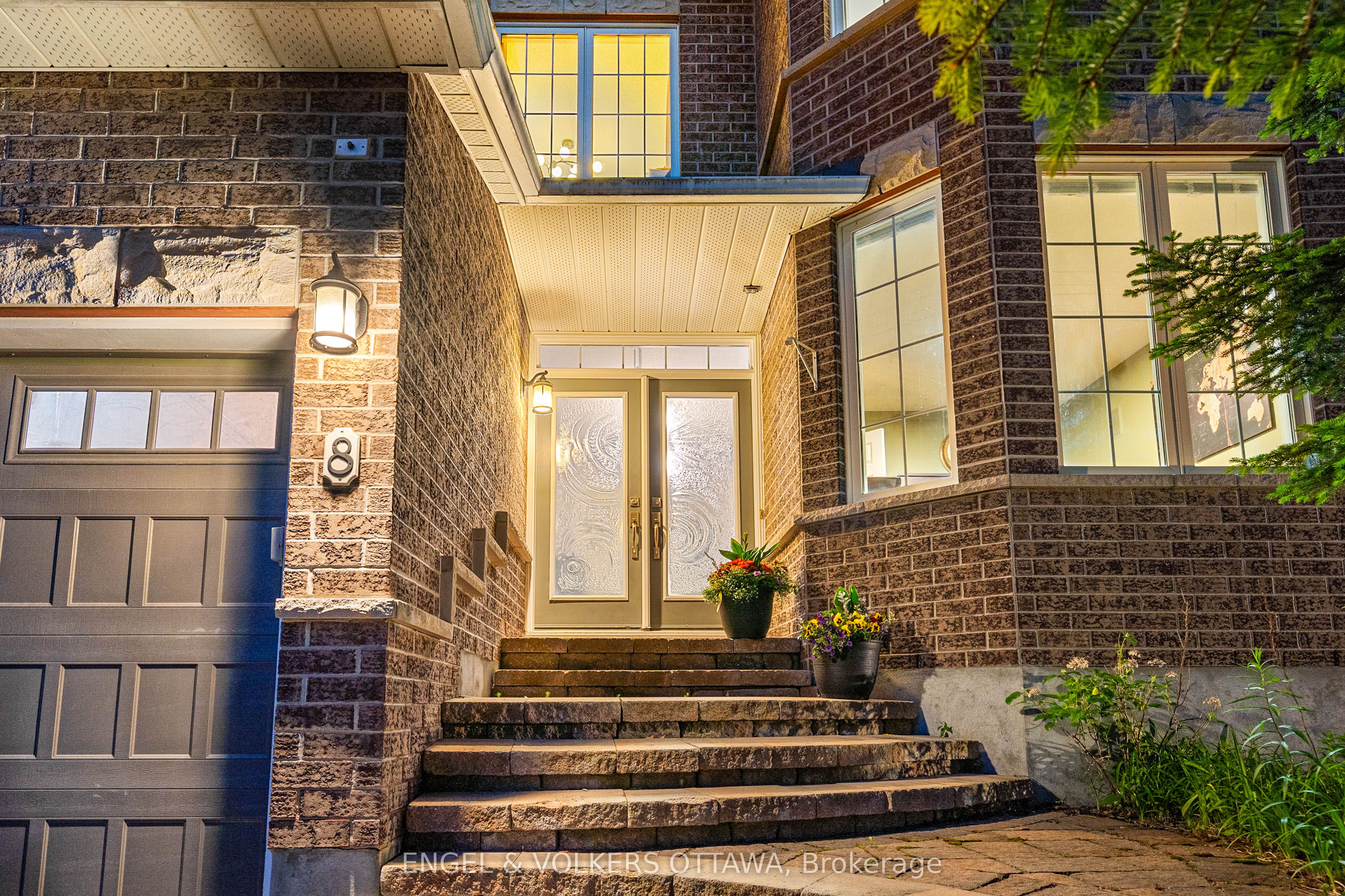 8 Glenrill Place Property Photo 2