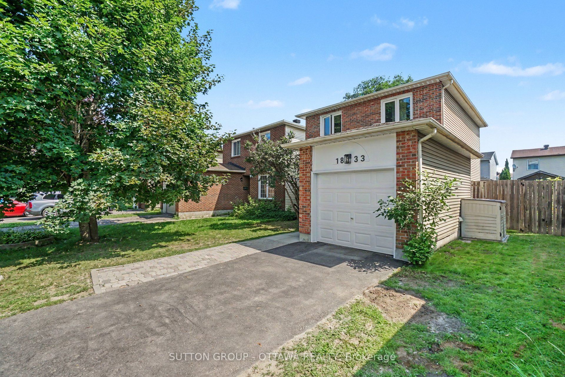 1833 Brousseau Crescent Property Photo 2
