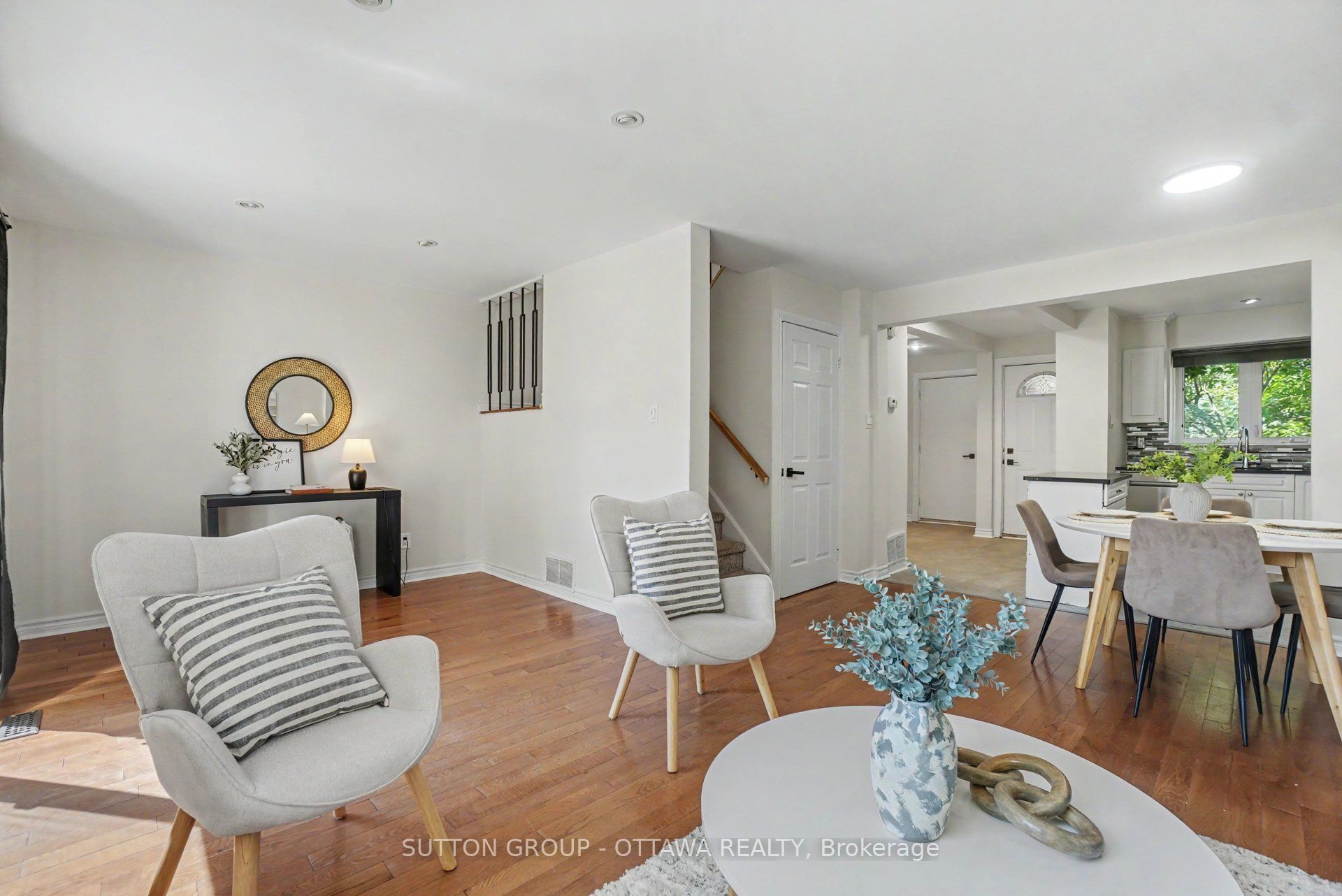 1833 Brousseau Crescent Property Photo 6