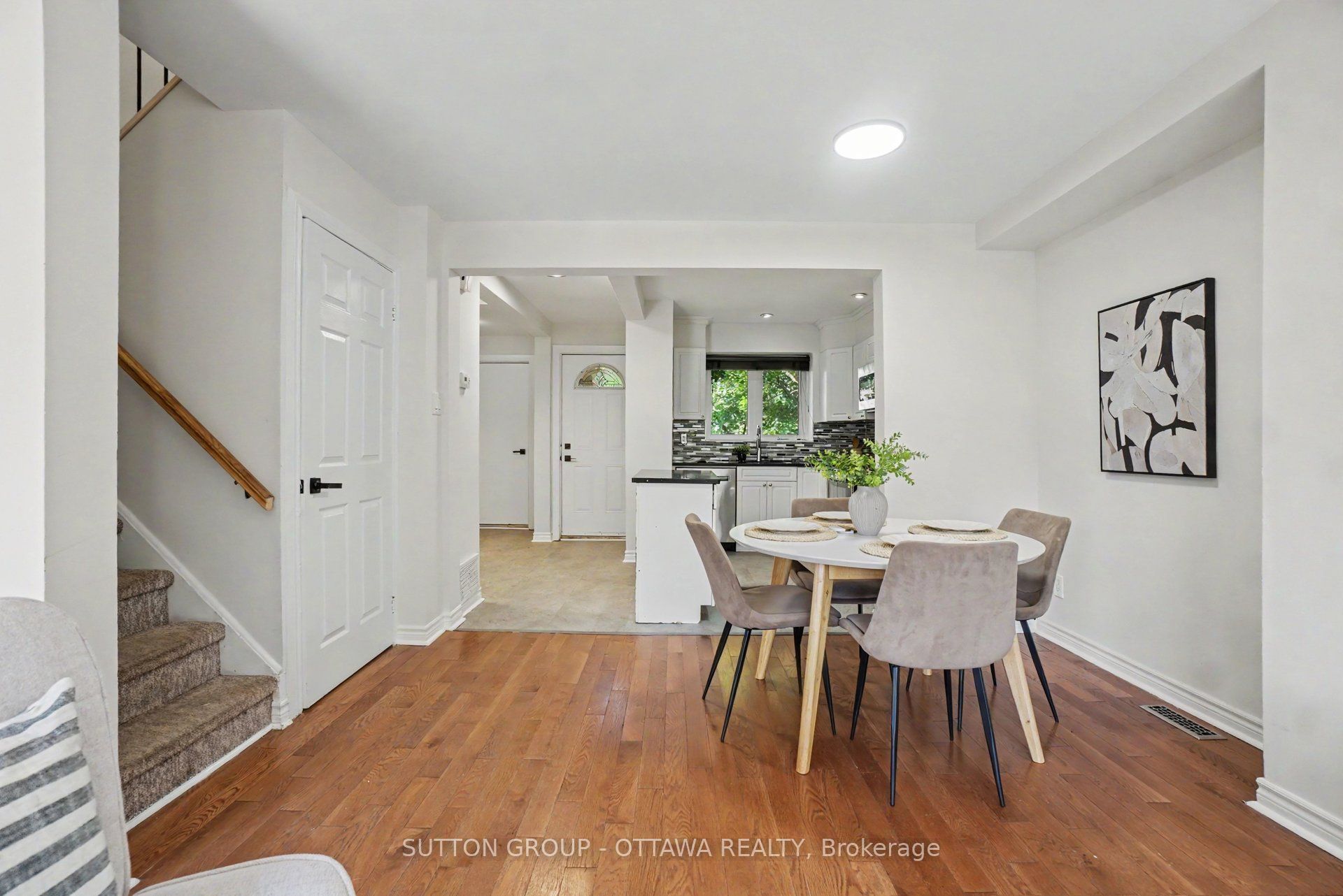 1833 Brousseau Crescent Property Photo 8