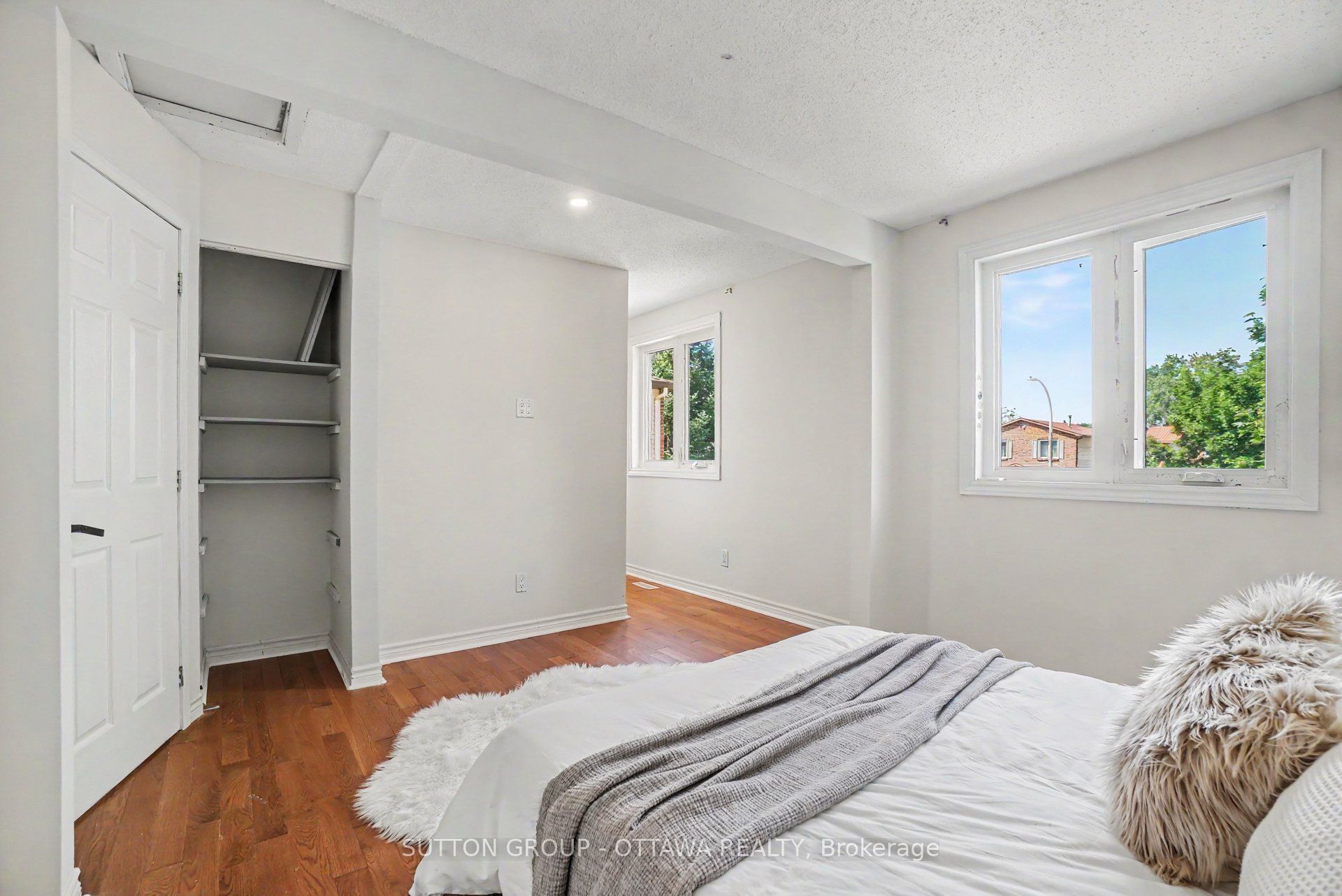 1833 Brousseau Crescent Property Photo 14