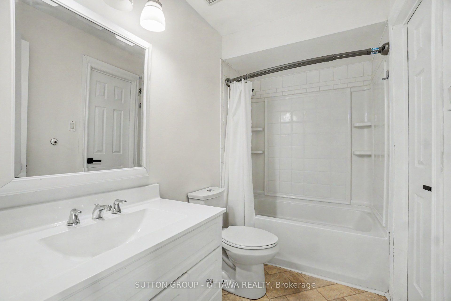 1833 Brousseau Crescent Property Photo 17