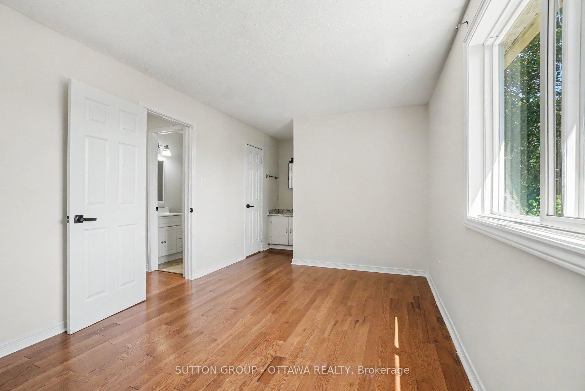 1833 Brousseau Crescent Property Photo 19