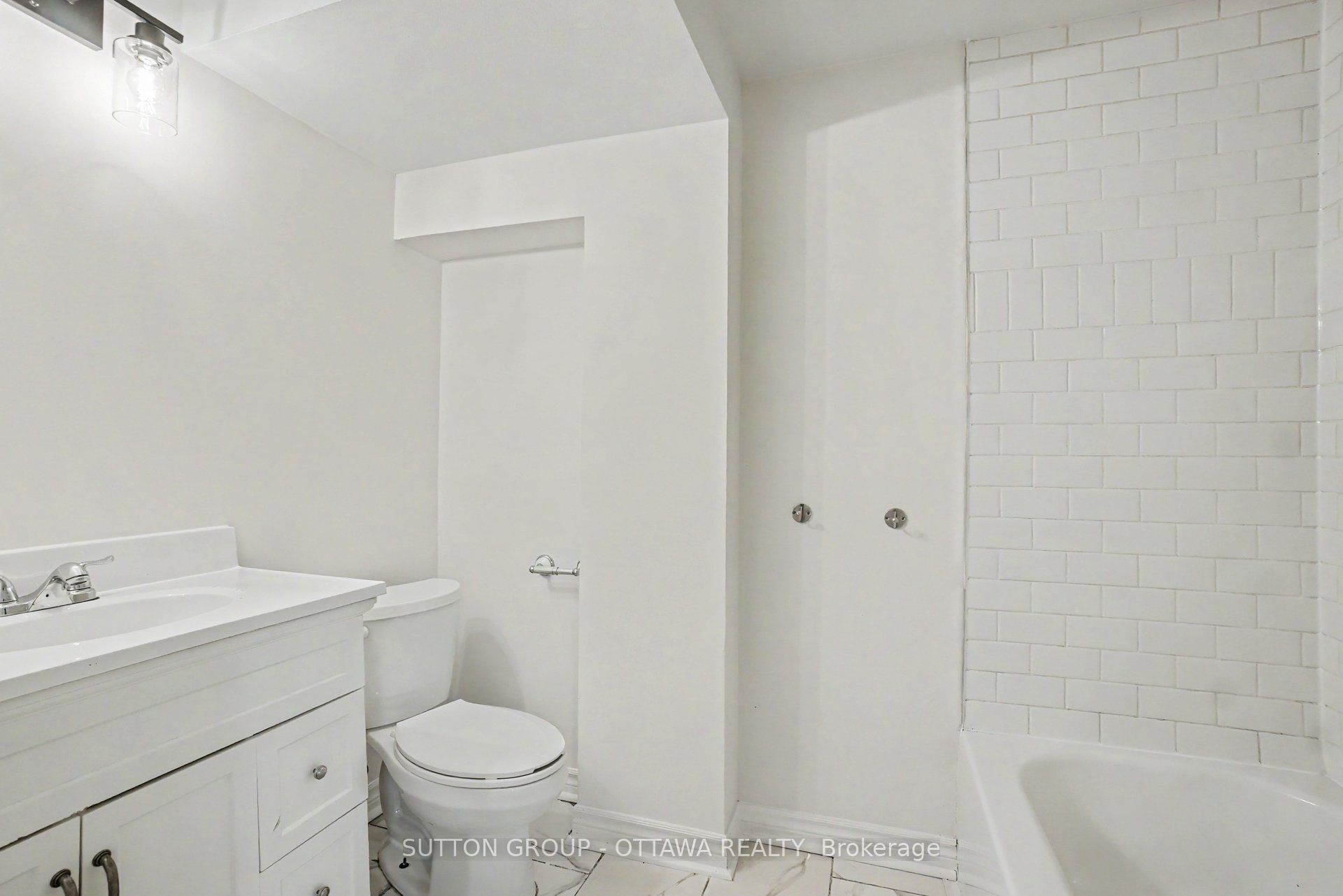1833 Brousseau Crescent Property Photo 21