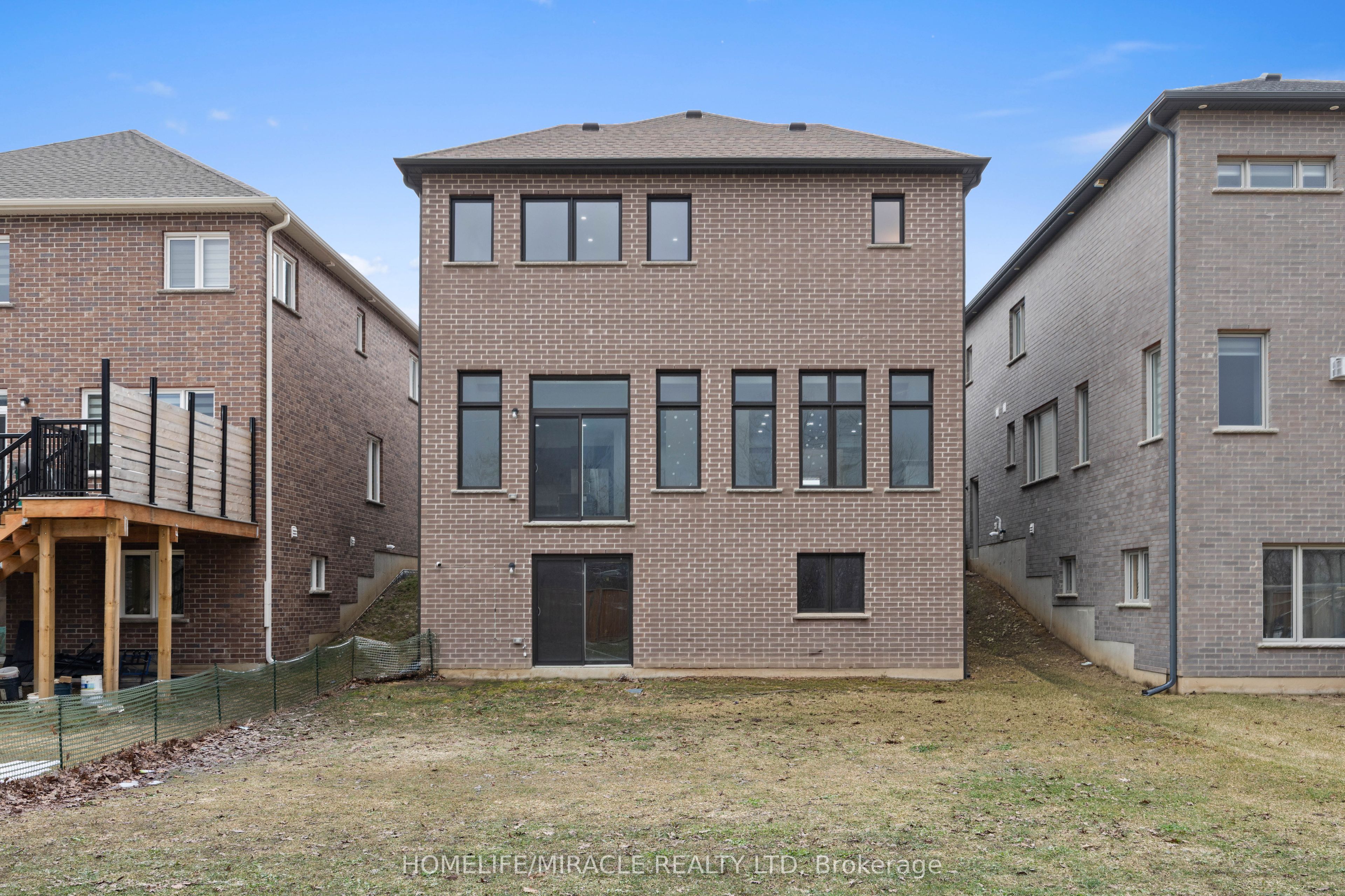 196 Freure Drive Property Photo 6