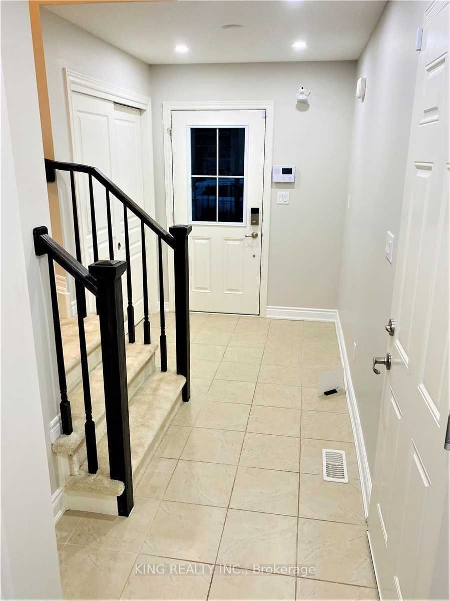 285 Silverwood Avenue Property Photo 2