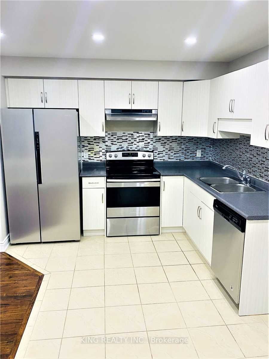285 Silverwood Avenue Property Photo 3