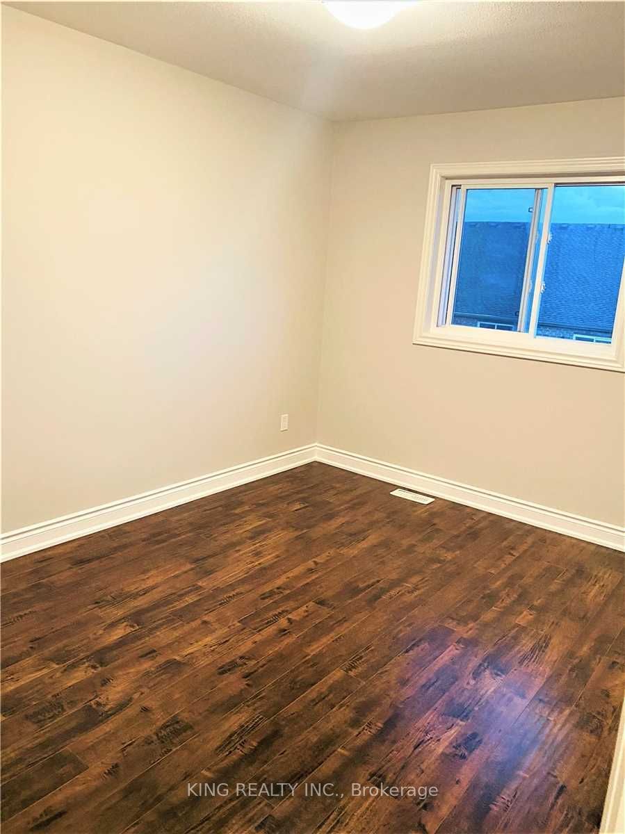 285 Silverwood Avenue Property Photo 8