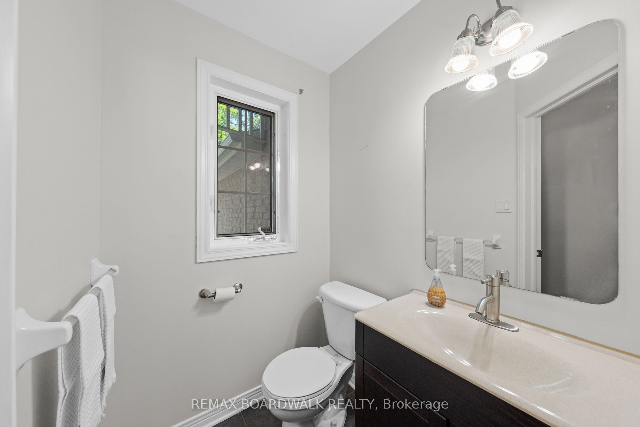 50 Gray Crescent Property Photo 4