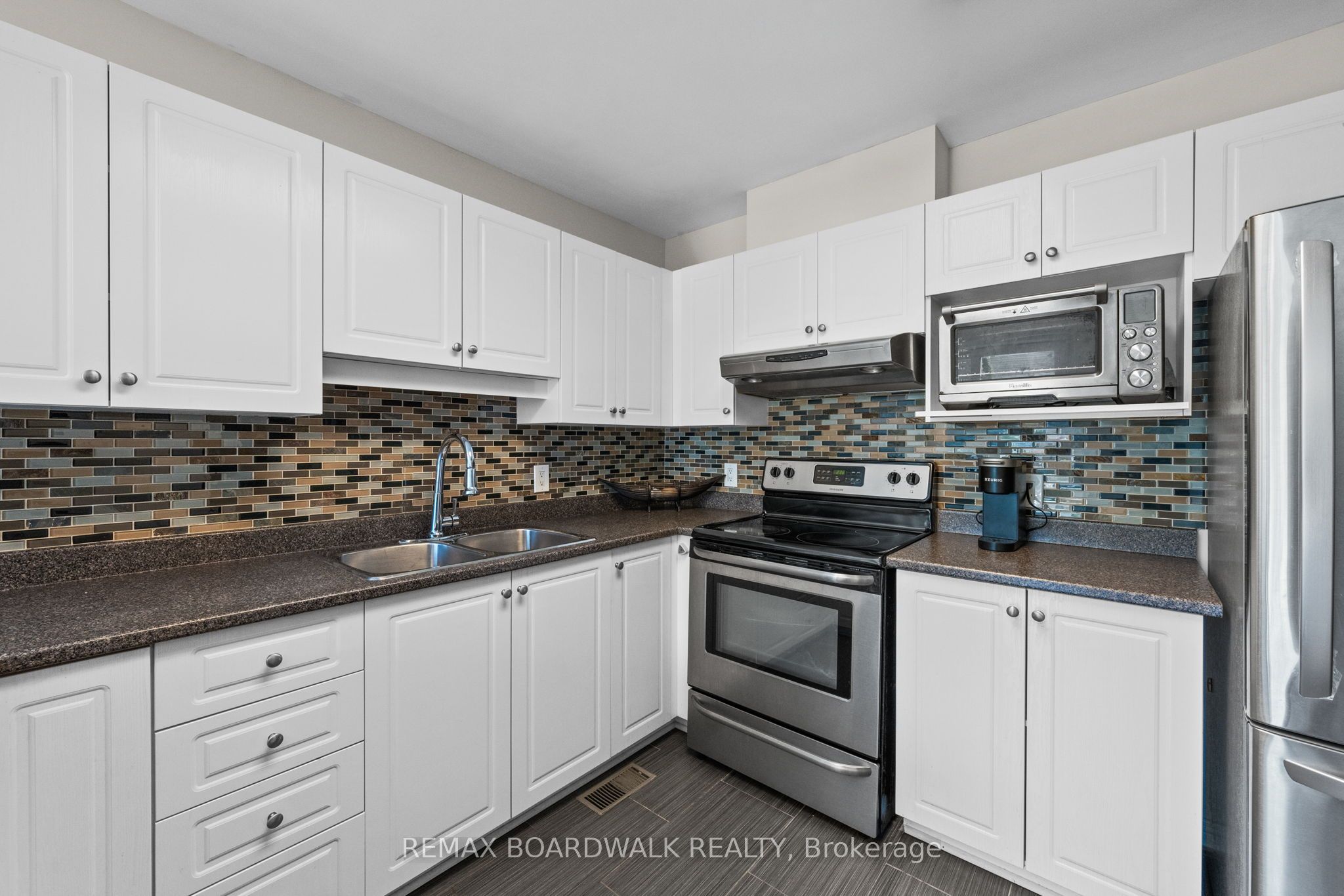 50 Gray Crescent Property Photo 11