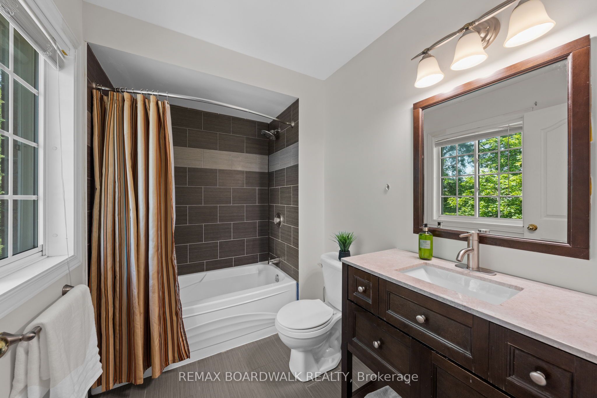 50 Gray Crescent Property Photo 17
