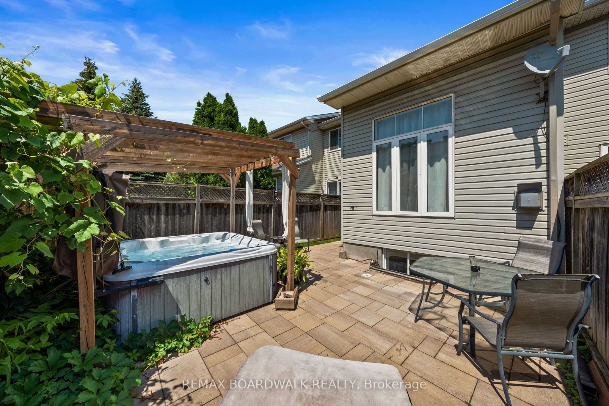 50 Gray Crescent Property Photo 24