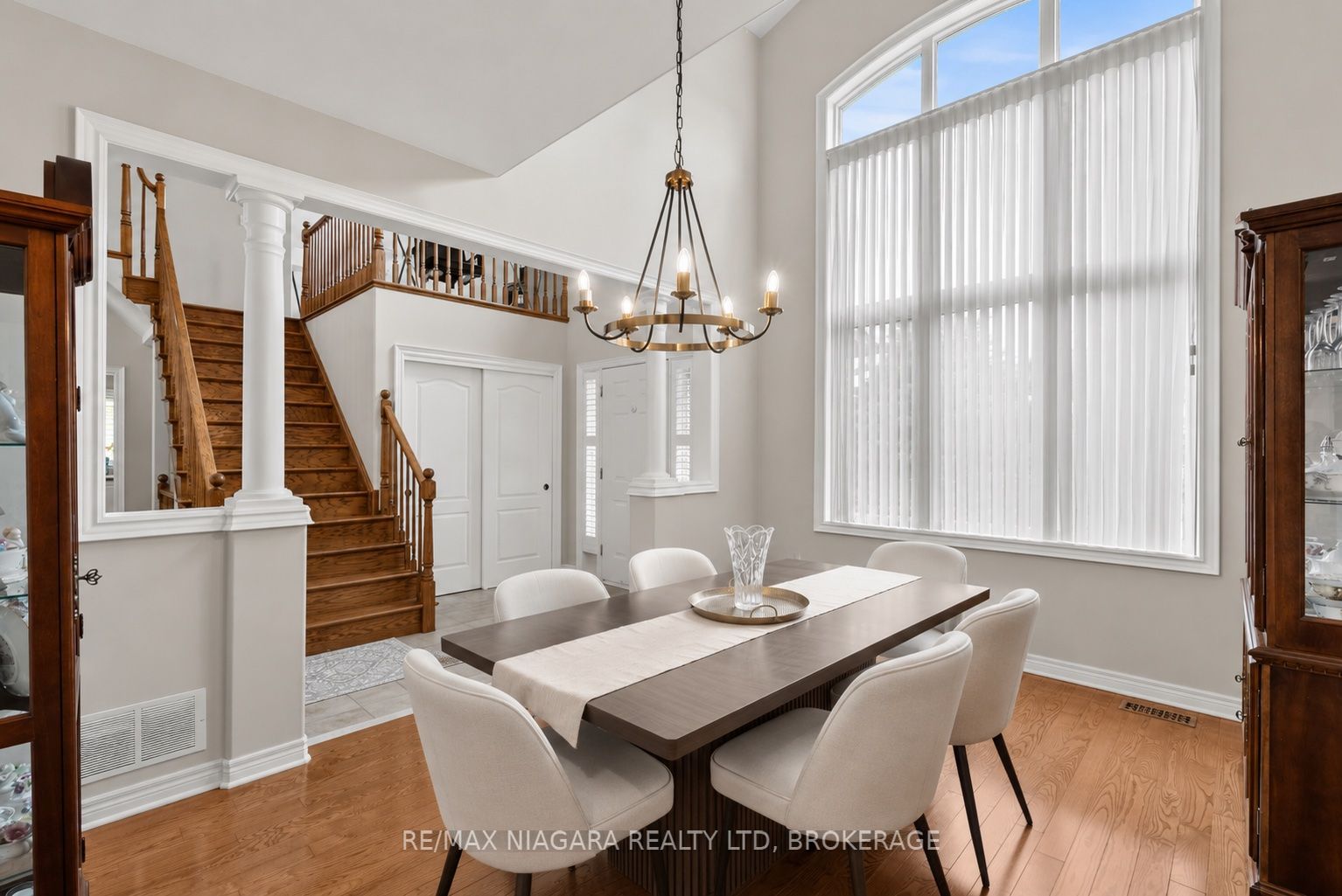 282 Winterberry Boulevard Property Photo 8
