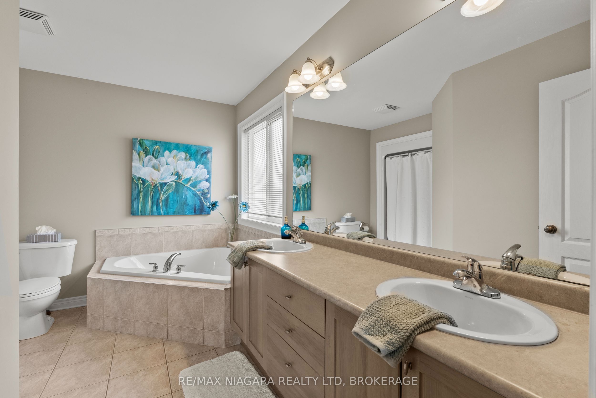282 Winterberry Boulevard Property Photo 29