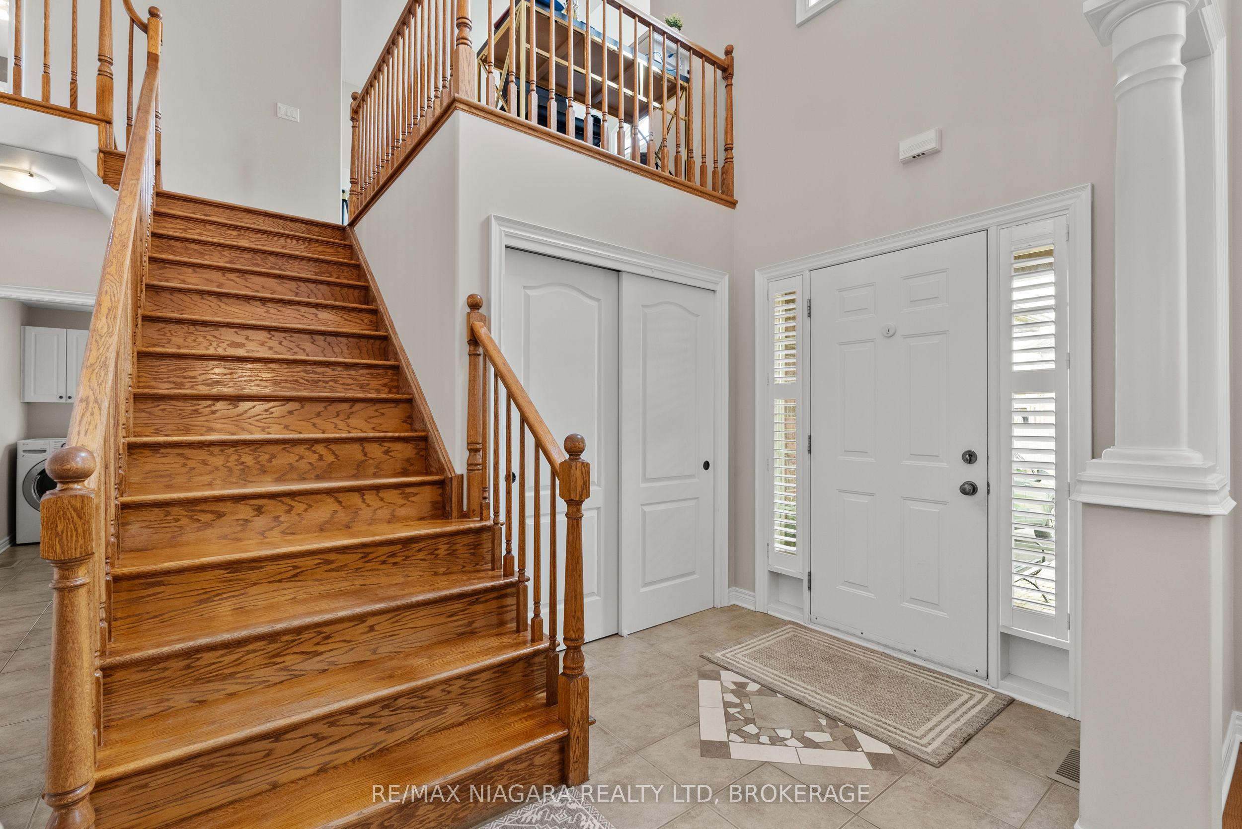 282 Winterberry Boulevard Property Photo 38