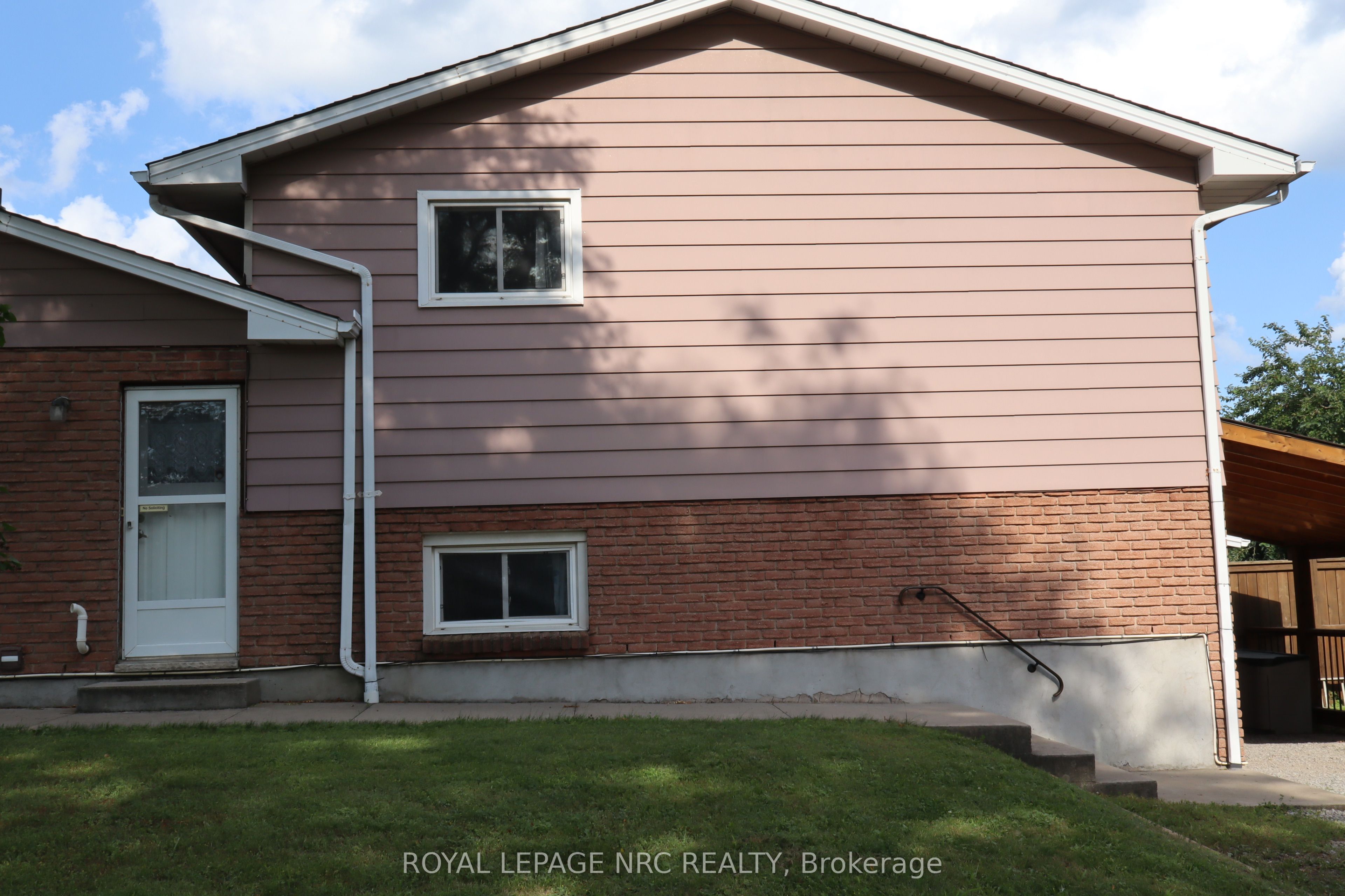6694 Cropp Street Property Photo 3