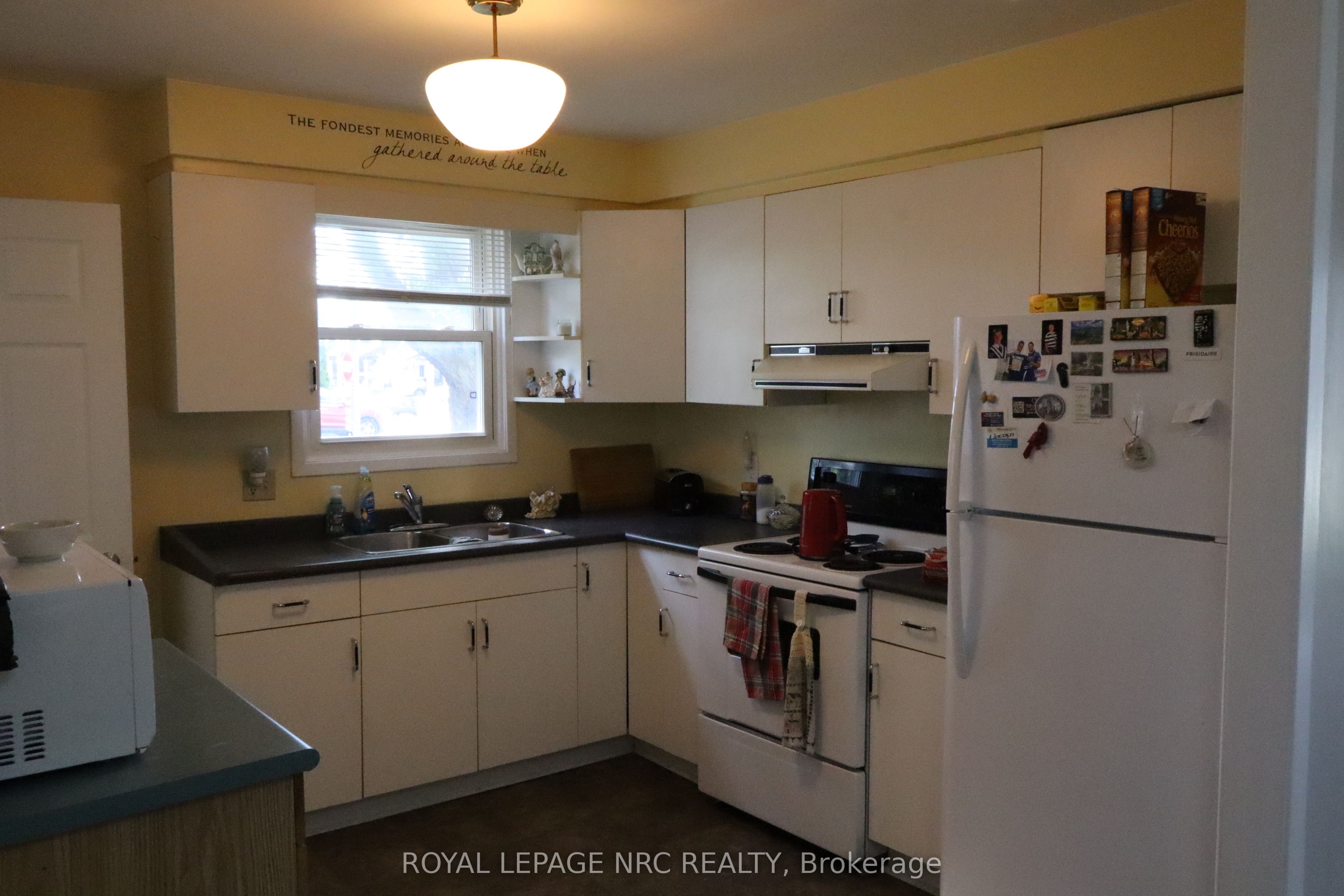 6694 Cropp Street Property Photo 10