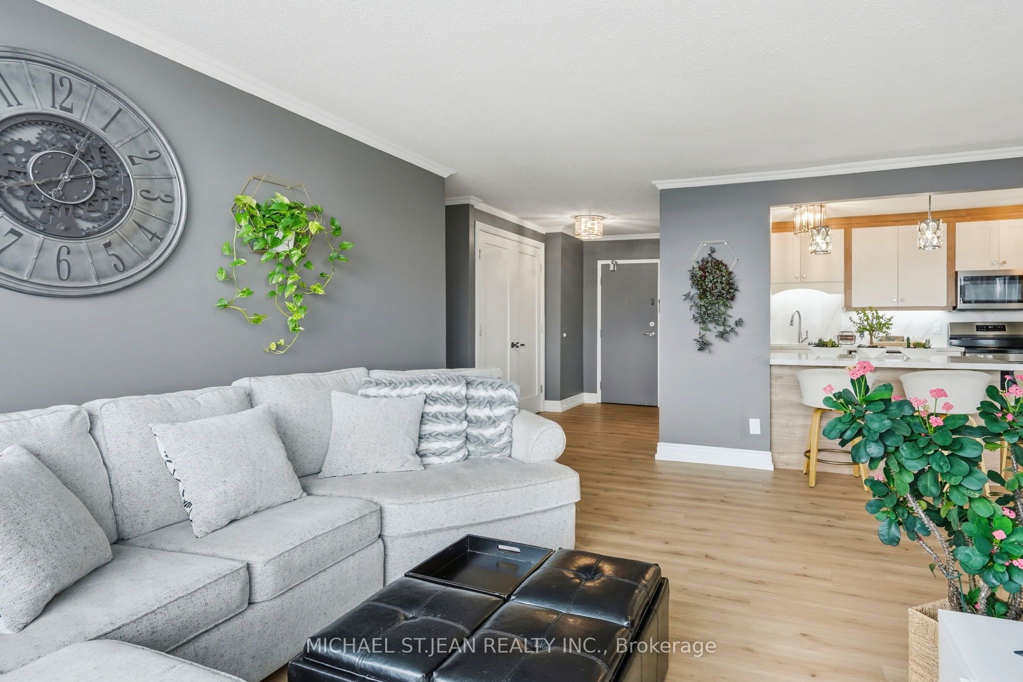 75 Queen Street N 1702 Property Photo 15