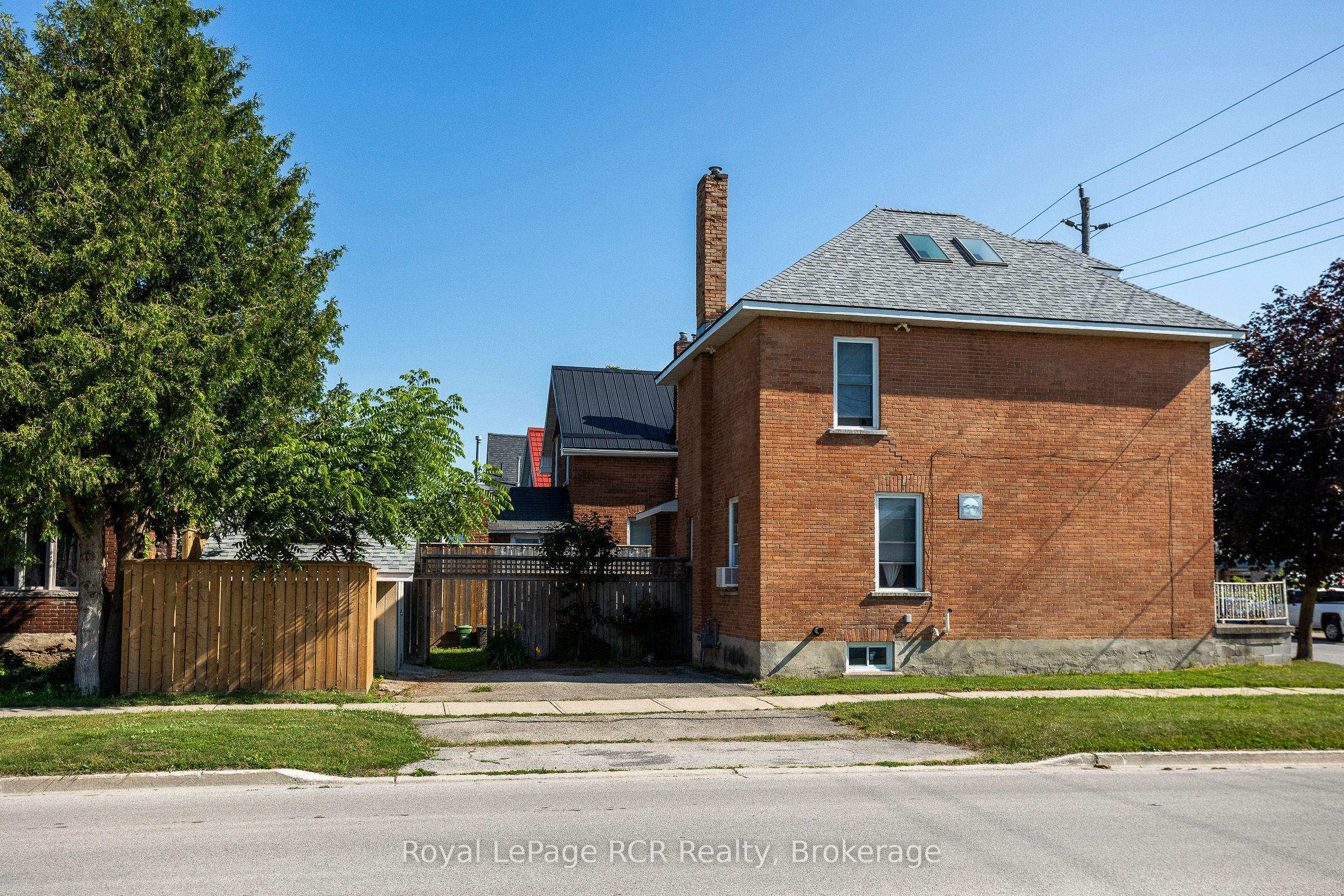 1218 1st Avenue W Property Photo 6