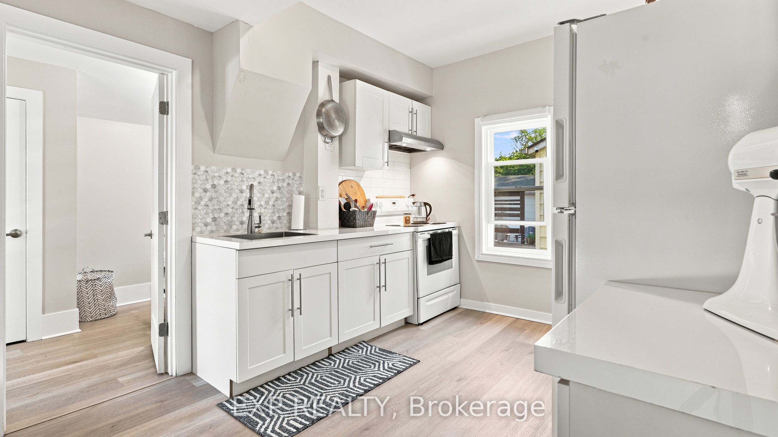 20 Henry Street Property Photo 5