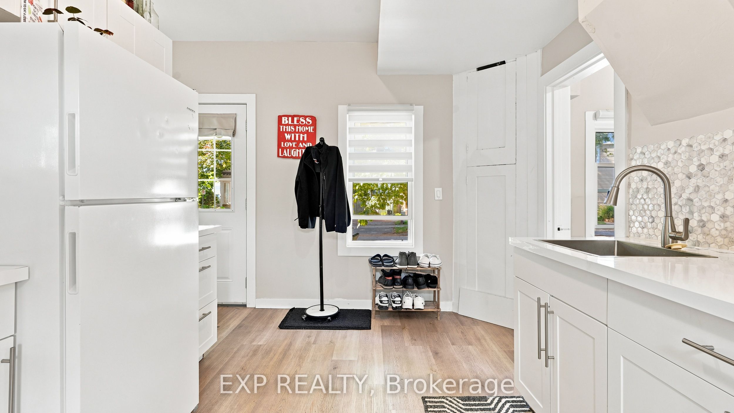 20 Henry Street Property Photo 8