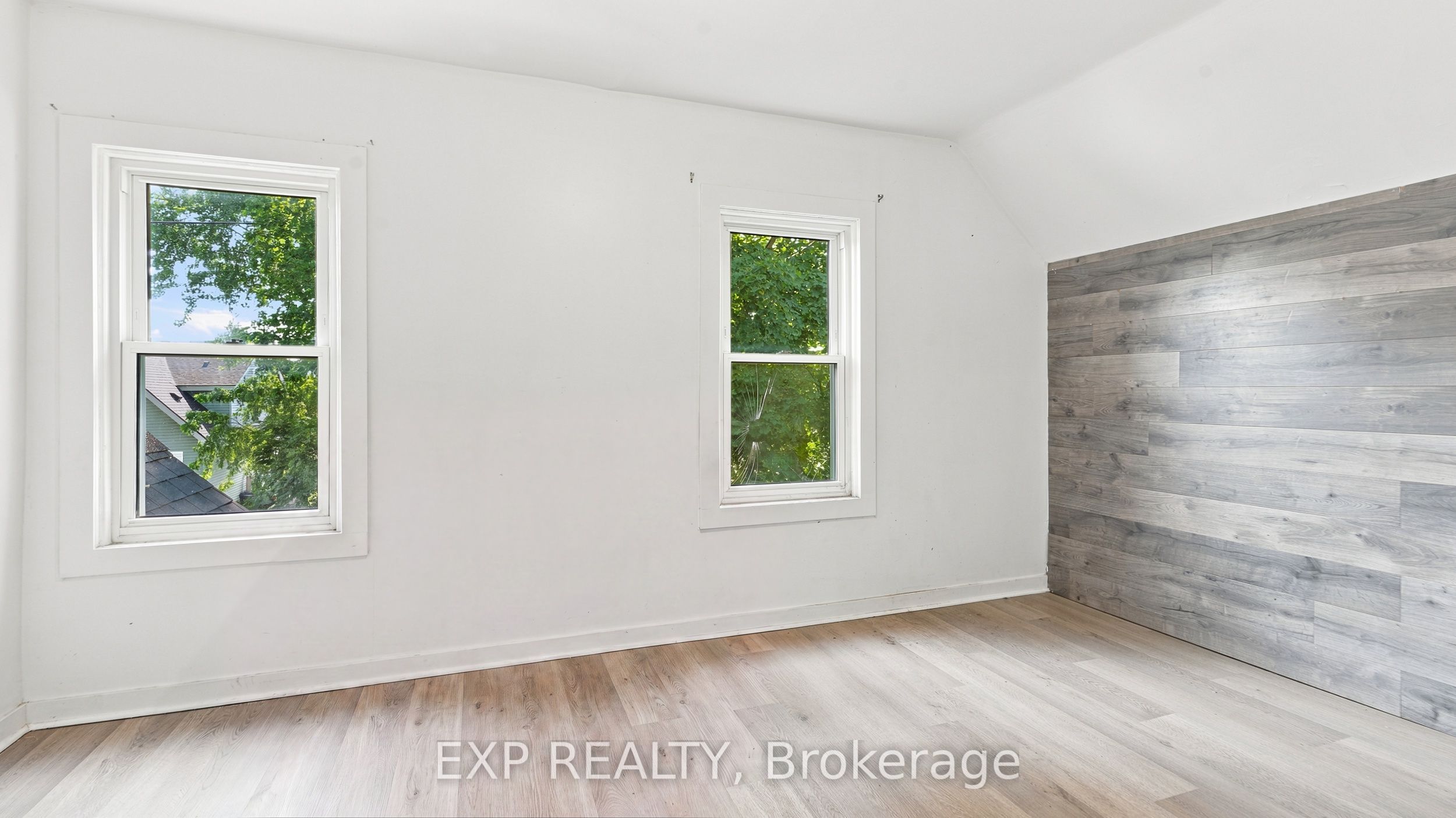 20 Henry Street Property Photo 28