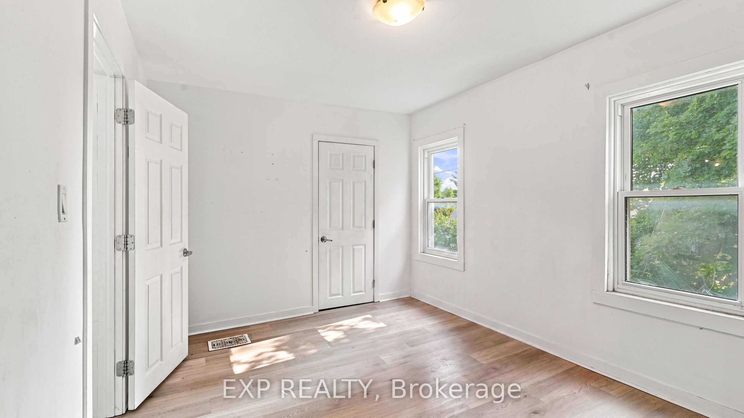 20 Henry Street Property Photo 30