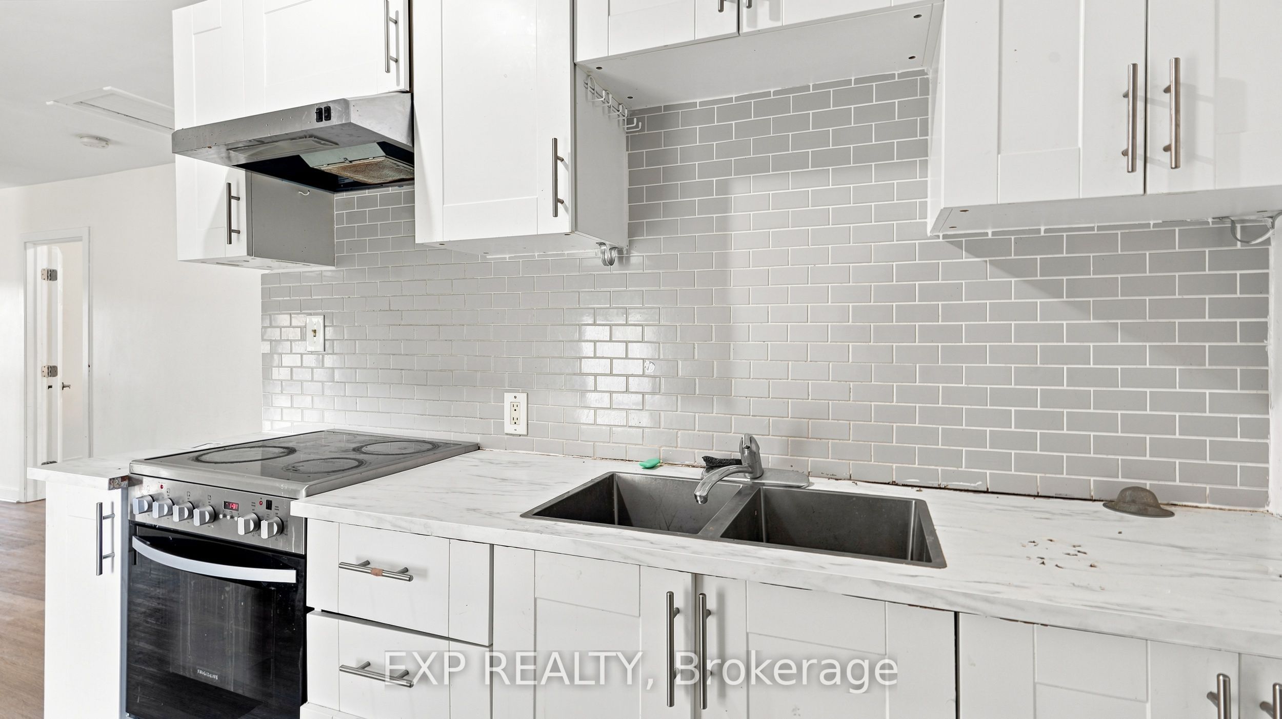 20 Henry Street Property Photo 32